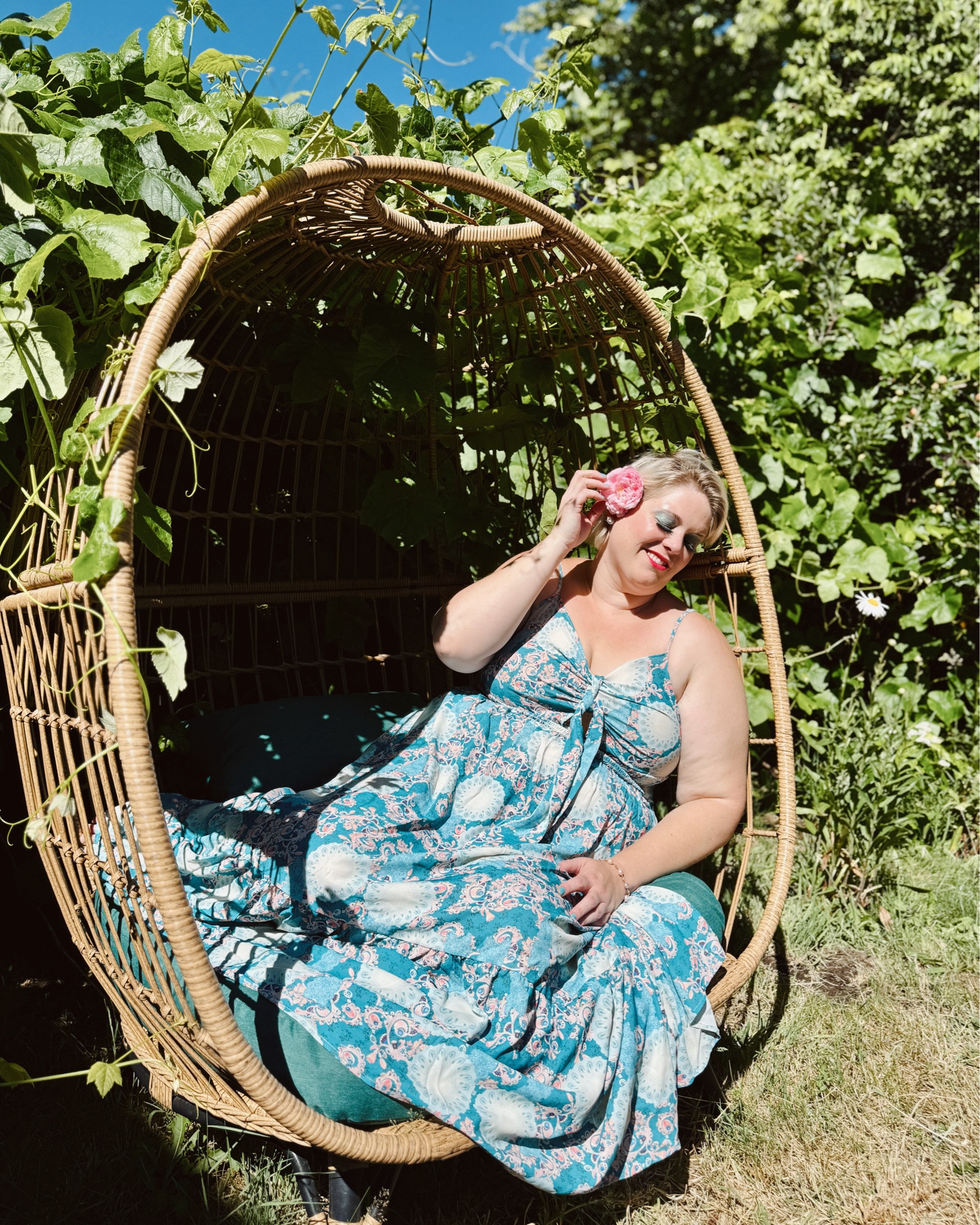 What an absolute dream of a summer dress. This print is divine and it has elastic under the bust creating a lovely sllouette.

Promo code: HFDPYL9W 

#plussize #gracekarin

#LTKMidsize #LTKSaleAlert #LTKFindsUnder50