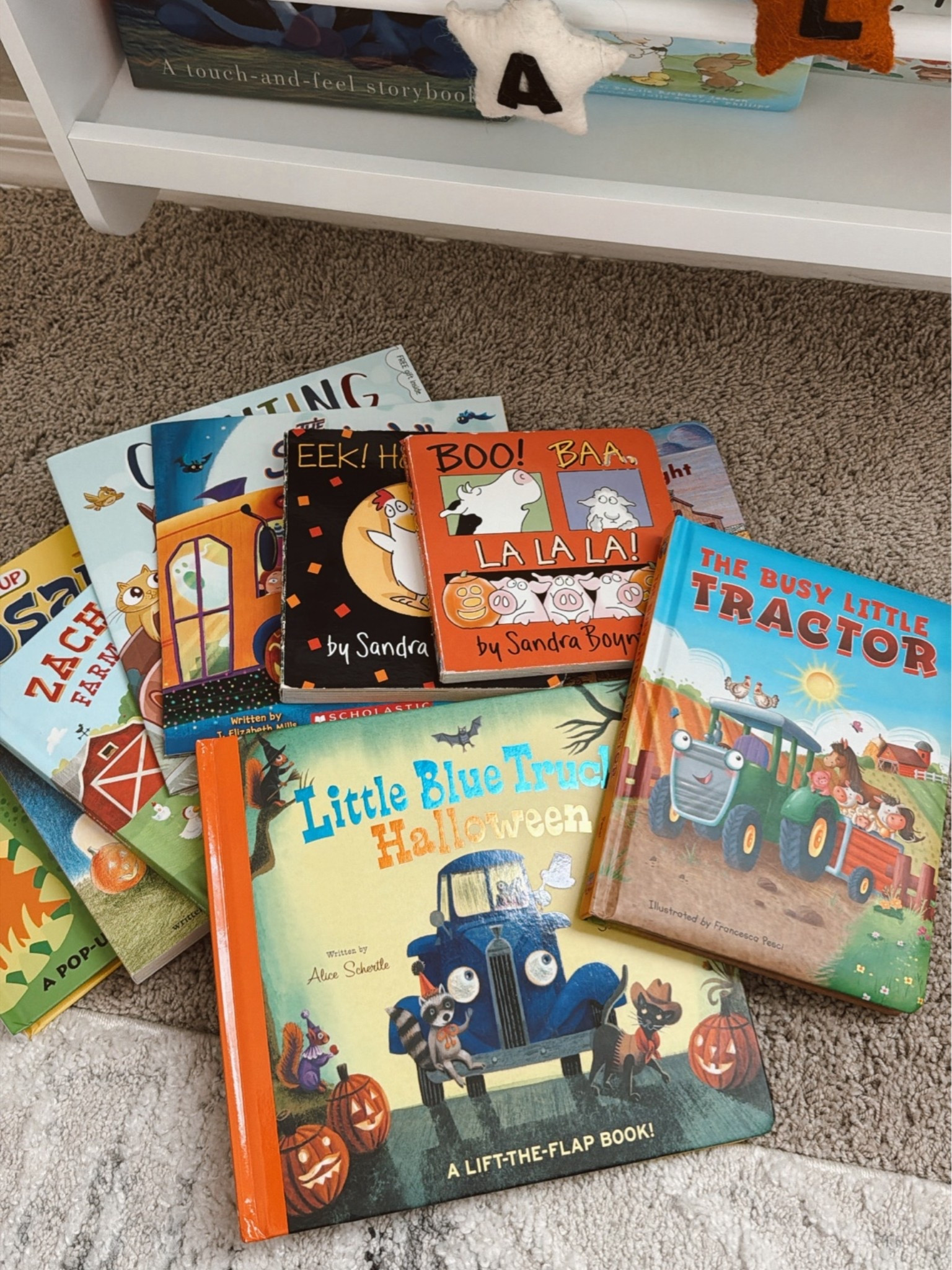 Toddlers top favorites 📚 

#halloween #halloweenbooks #toddlers #toddlerbooks #toddlerlearning #amazon #amazonbooks #toddlerfinds #topfavorites #targetbooks #targetsale