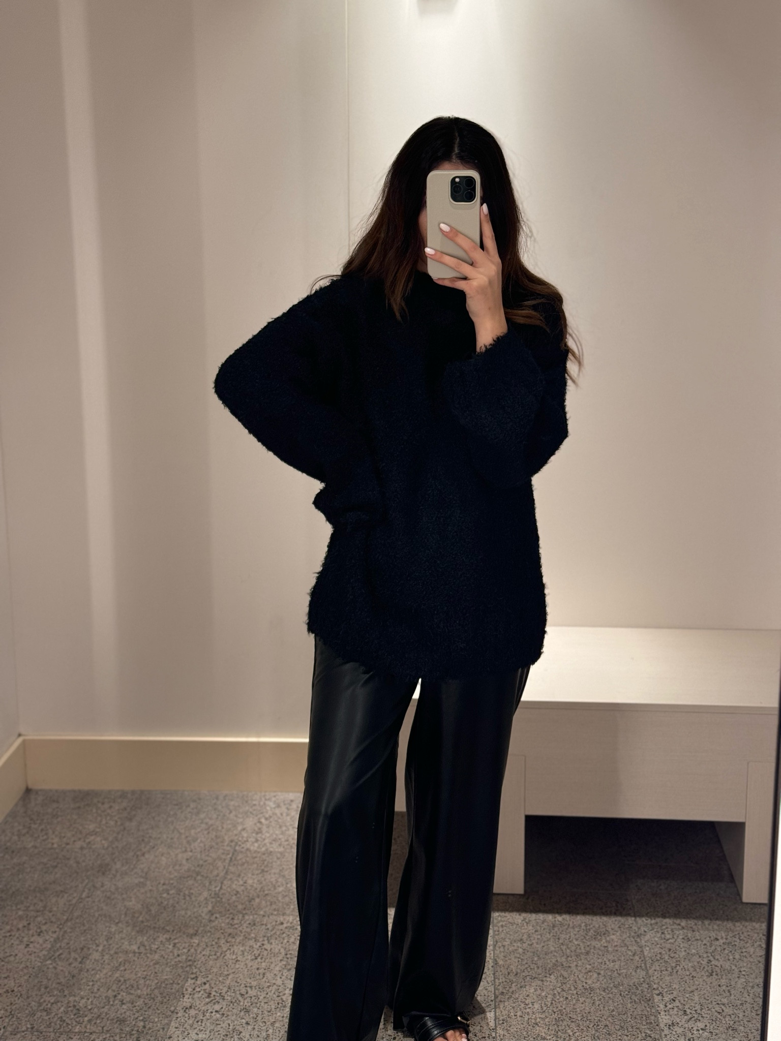 The comfiest fit 😍 #h&mfinds #comfyfit #comfywinteroutfit 

#LTKSaleAlert #LTKStyleTip #LTKMidsize