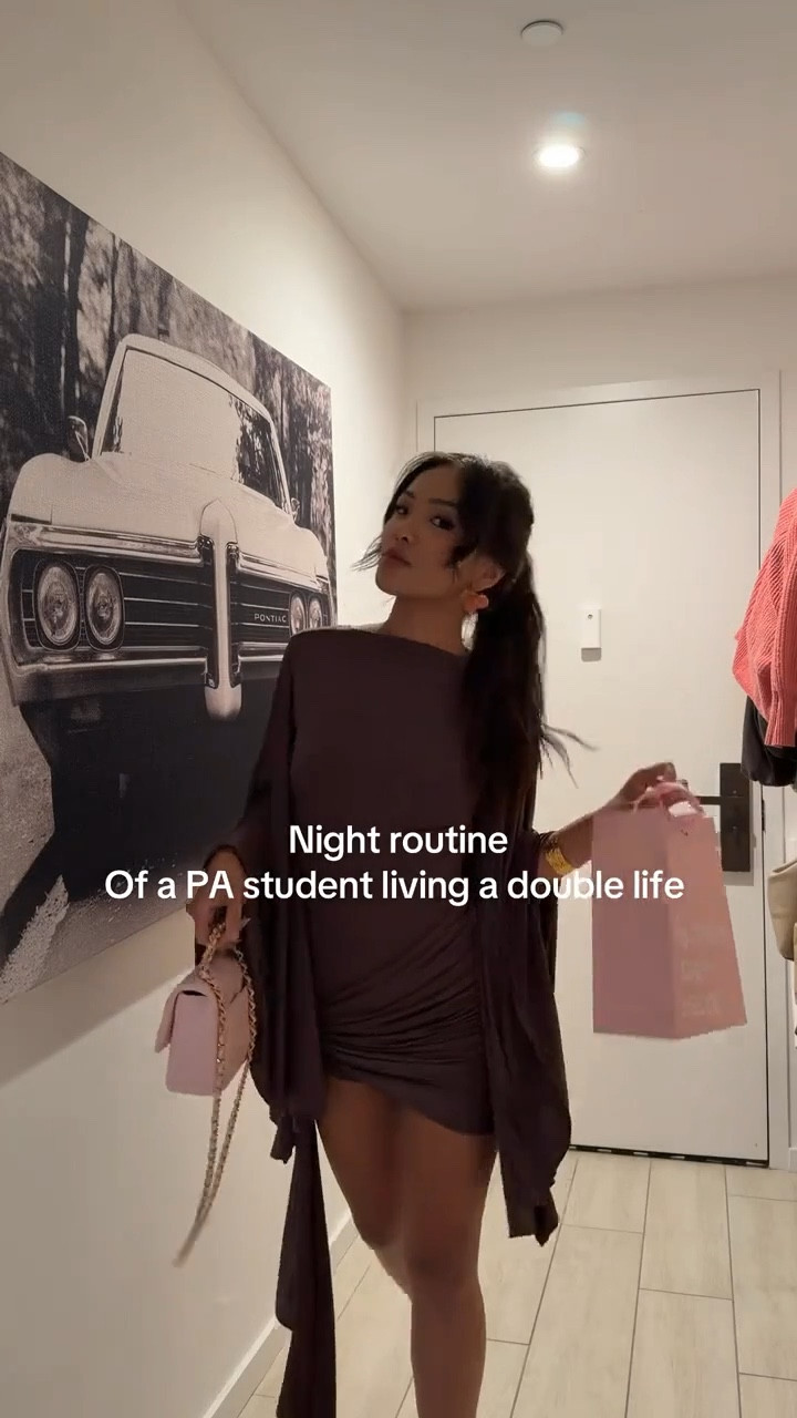 It doesn’t feel much of a double life when i wake up and go to the derm office but I definitely can’t skip a night skincare routine because of that 😅😅
-
-
makeup, skincare, night routine, grwm, gurwm, night time makeup, miami life, pa student, beauty tips, 

 

#LTKgrwm #LTKselfcare #LTKBeauty