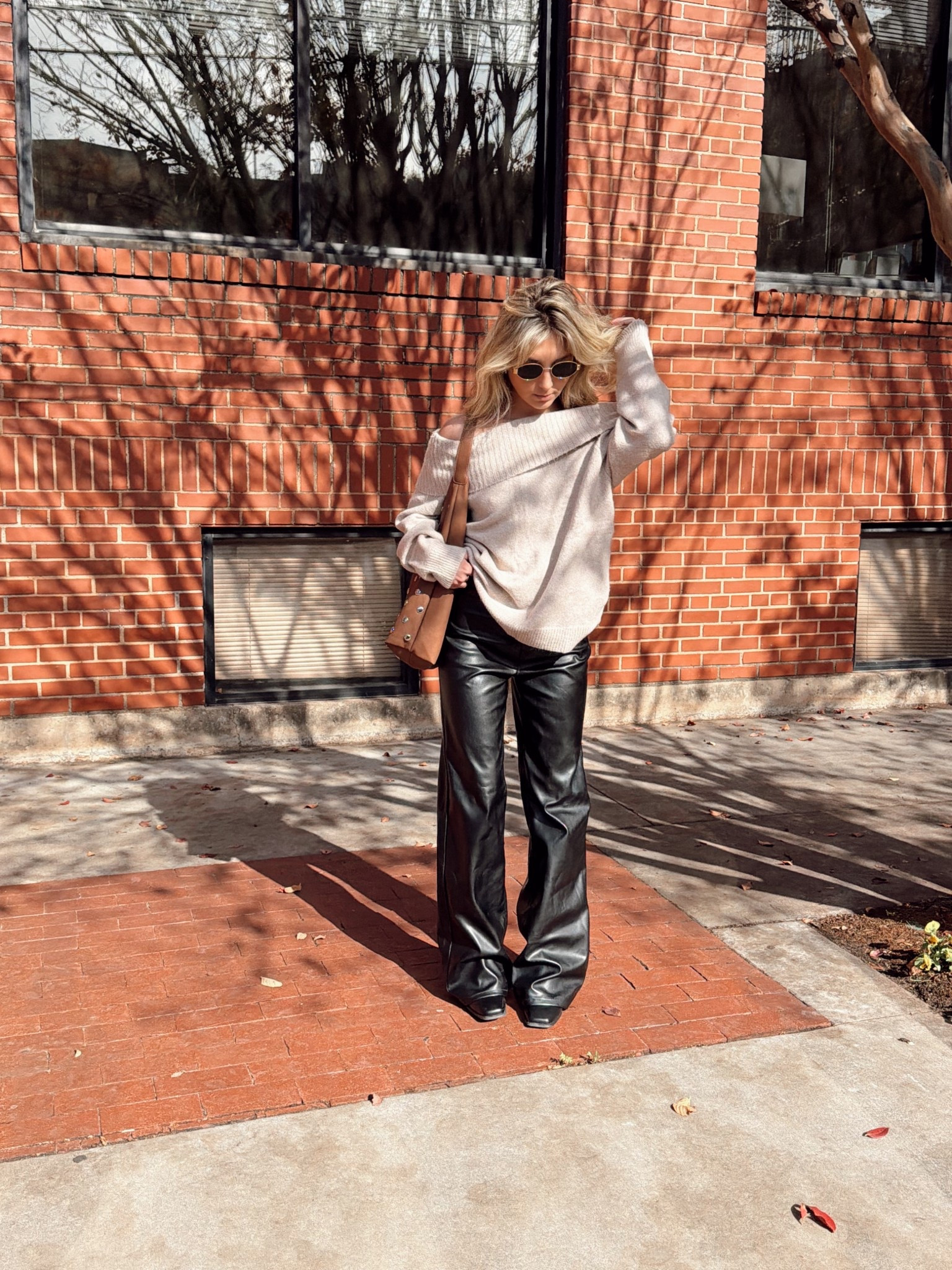 Fall ootd 🖤🍂 

#LTKFindsUnder50 #LTKFindsUnder100 #LTKootd