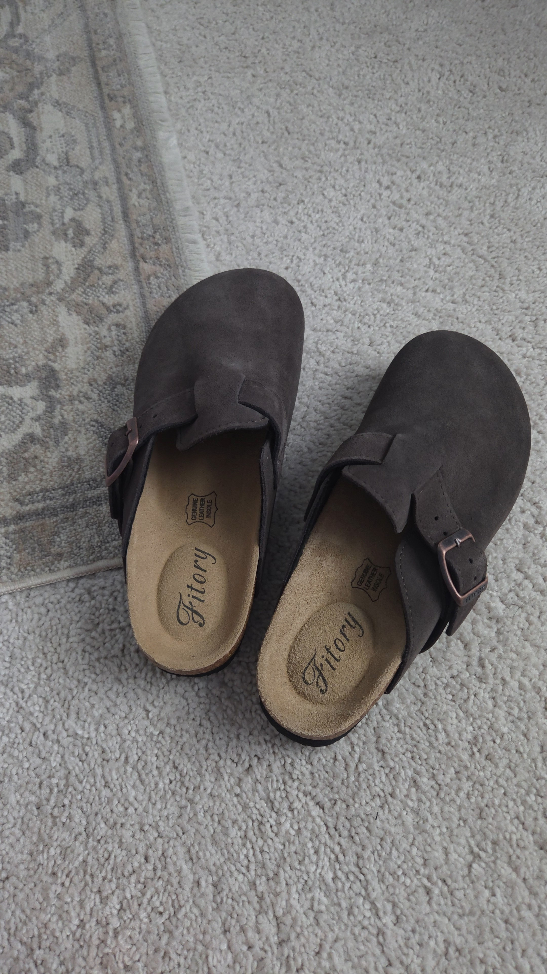 Easy fall staple 🍂 These FITORY clogs from Amazon have that classic suede-look style that pairs perfectly with leggings, denim and cozy layers.#FITORY #AmazonShoes #FallFashion #ClogStyle #AmazonFinds

#LTKSeasonal #LTKootd #LTKSaleAlert