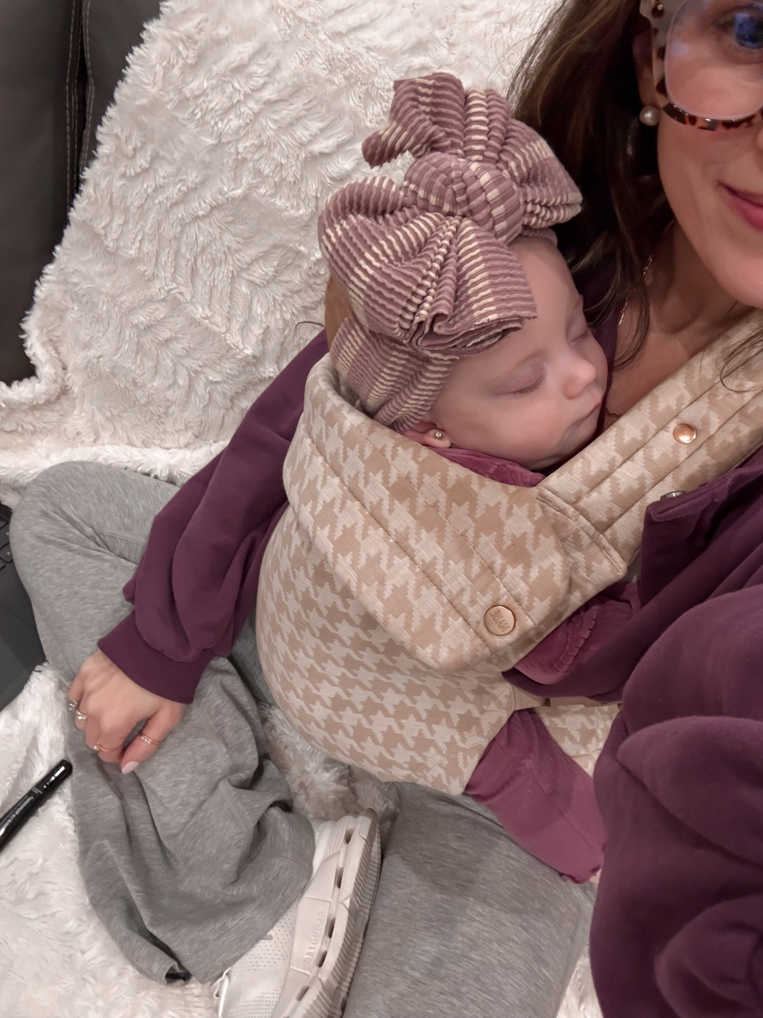 Code JACLYNM saves at Mabe carriers 
mom must have ; baby must have ; expecting mom gift ; girl mom ; Mabe baby carrier ; baby shower gift 

Baby bow headband @tyednknots - code JULES 

#LTKBaby #LTKmomlife #LTKBump