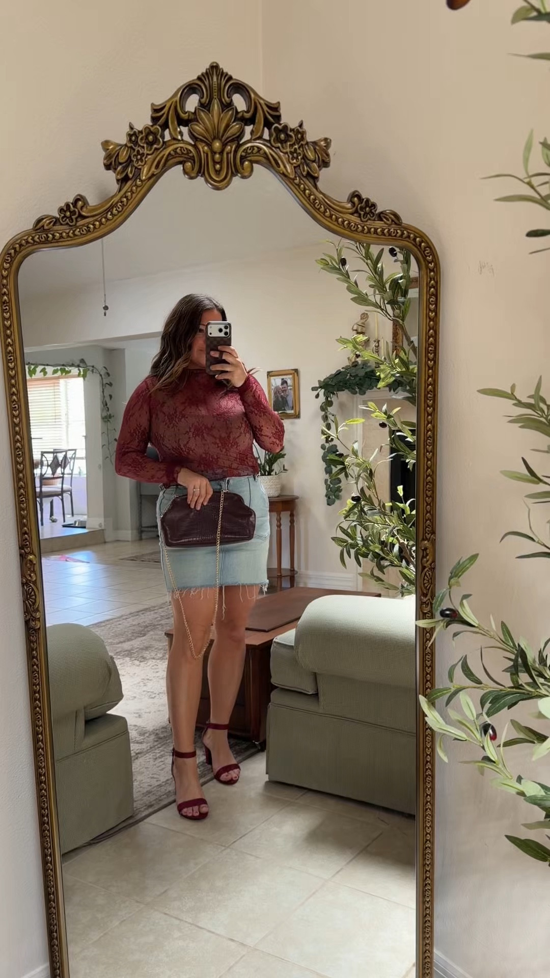 One bag, 2 outfits! Which one is your favorite???? Bag from @modaluxe 

I love accessorizing these days, it really makes the outfit to have the right bag

#LTKootd #LTKmomlife #LTKMidsize