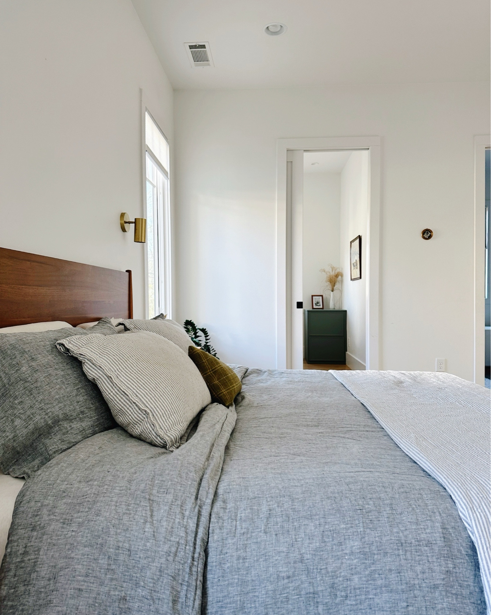 Our simple and cozy bedroom

#LTKVideo #LTKFamily #LTKHome