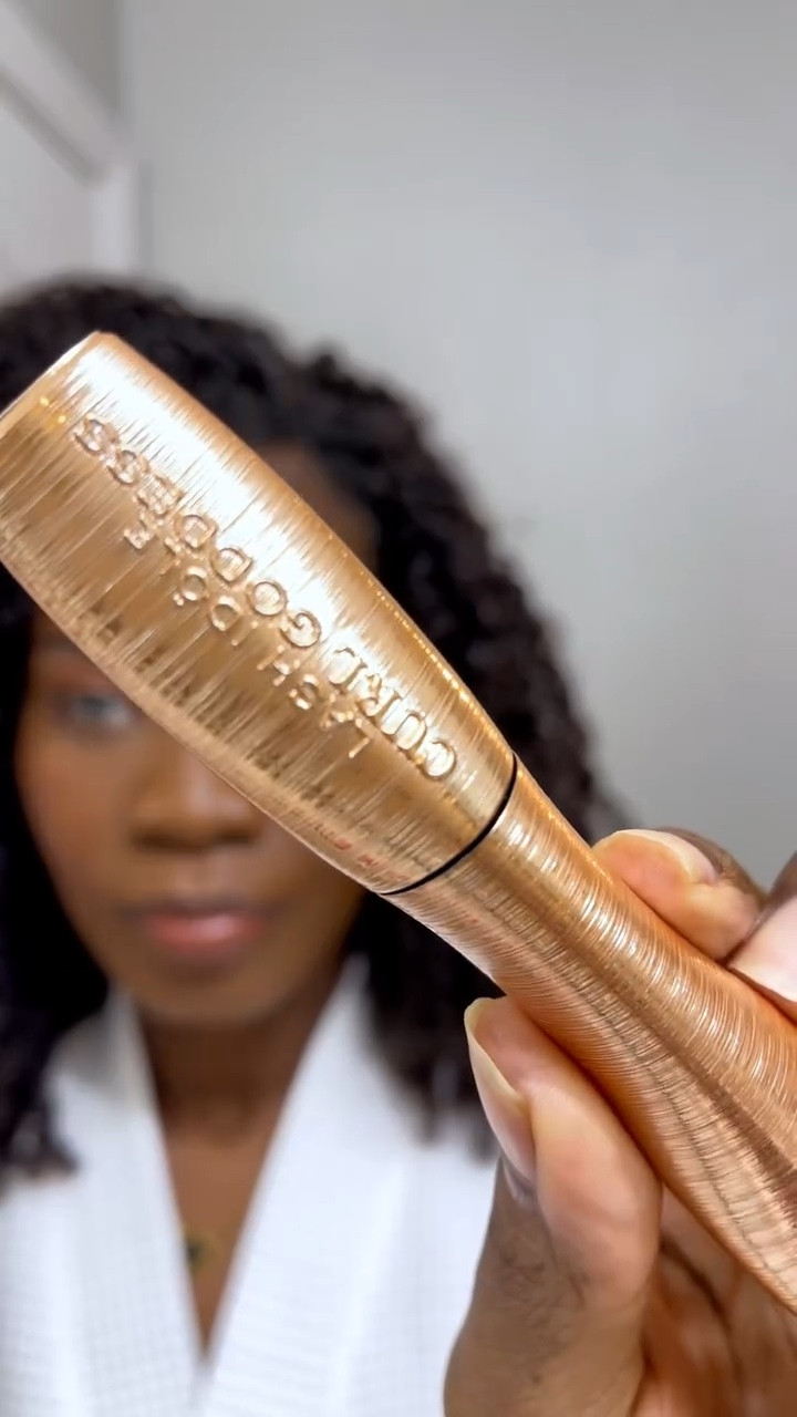 2/30 No lash curler. No extensions. Just @lancomeofficial Lash Idôle Curl Goddess Mascara doing what it does best. 

It’s giving lift. It’s giving volume. It’s giving main character.

#Giftedbylancome #LancomeMakeup #StanDareToPost #curlgoddessmascara #giftedbylancôme 

lancôme makeup, orlando small creators, lancome lash innovation, curl goddess, Lancôme mascara, bonjour goddess, curly lashes, orlando influencer