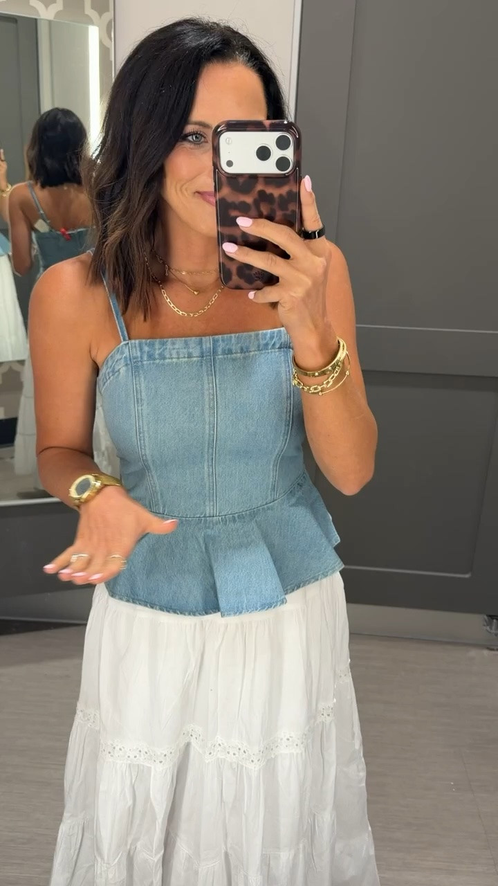 I’m loving this denim peplum top 💙 The fit is so flattering, and it’s one of those pieces that instantly makes an outfit look put together!

Shop here.

Size XS-S • 5’3” for reference

#TargetStyle #TargetFinds #TargetFashion #DenimTop #PeplumTop #SummerStyle #AffordableFashion #OOTD #StyleInspo #EverydayStyle