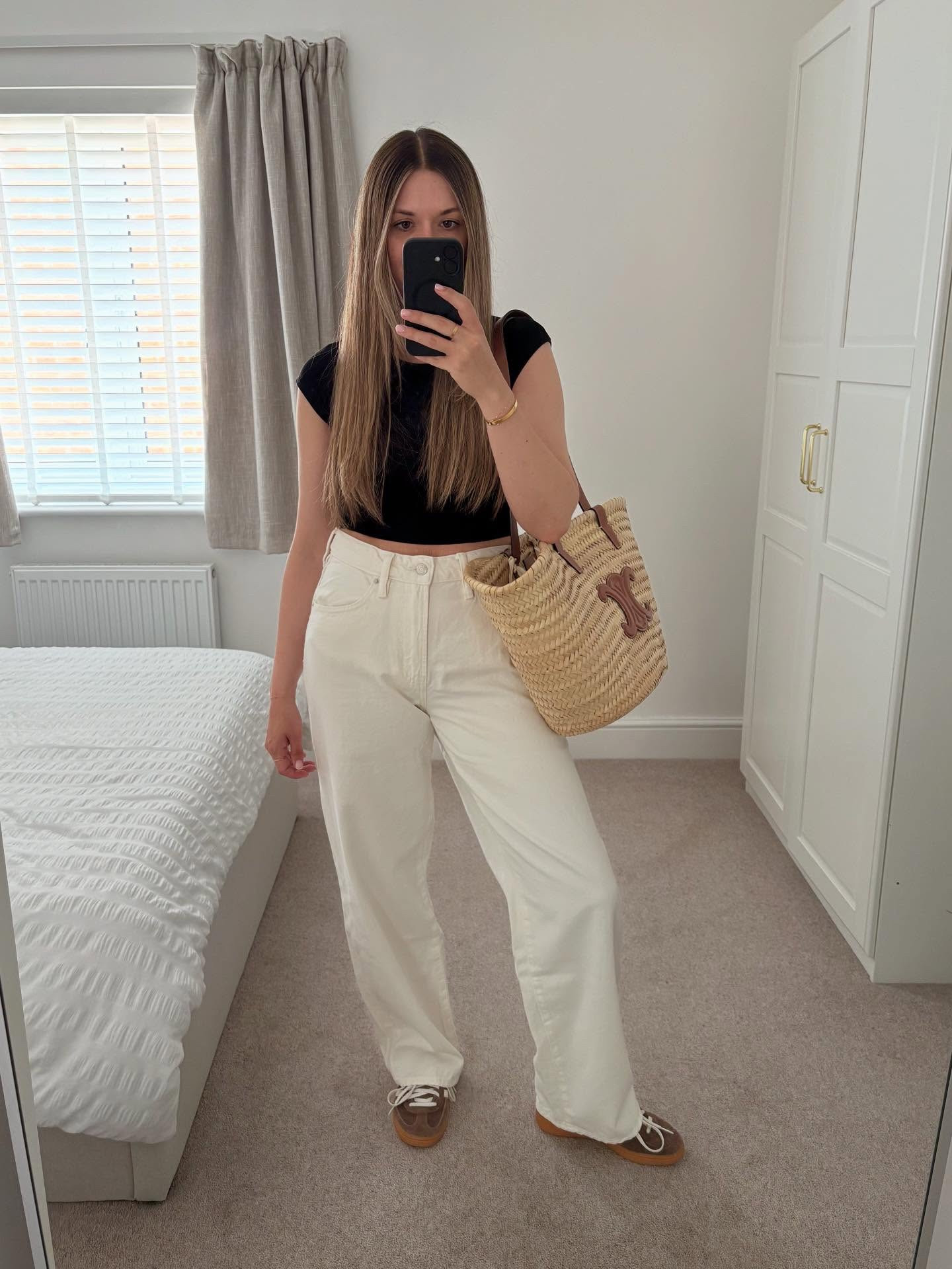 Same outfit, two ways 👉🏼

Jeans and a t-shirt is my go-to combination for a casual weekend outfit. 

These ecru jeans and so comfy thanks to their oversized fit (I sized down one) and they’re also lightweight making them perfect for summer. My t-shirt is Zara basics and I have it in white too. 

Outfit fit 1: styled with brown adidas trainers and basket bag. 

Outfit 2: styled with converse and white bottega Jodi bag. 

#LTKuk #LTKsummer #LTKstyletip
