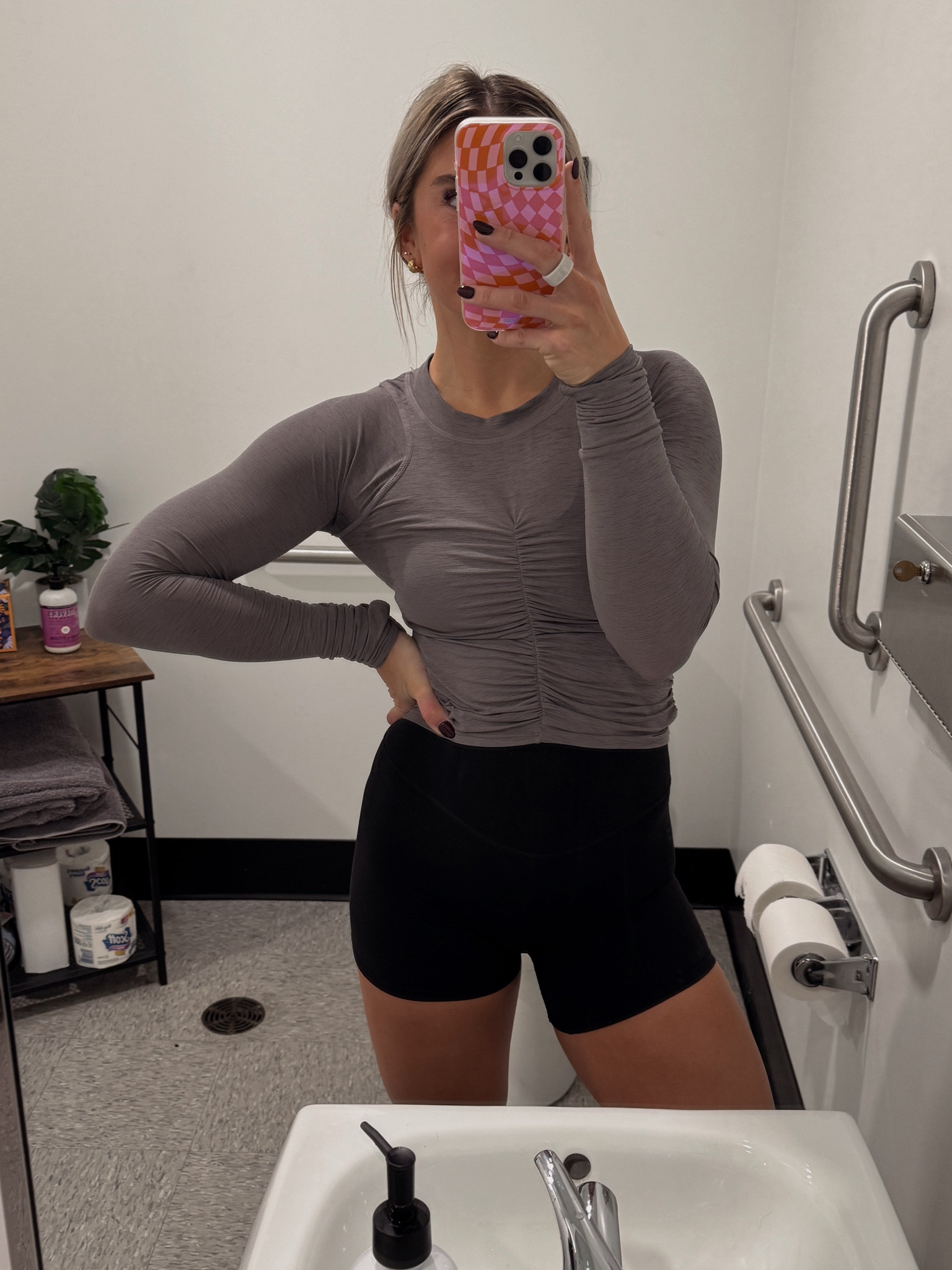 best long sleeve workout top! and my favorite workout shorts. small in both! 

#LTKFitness #LTKFindsUnder100