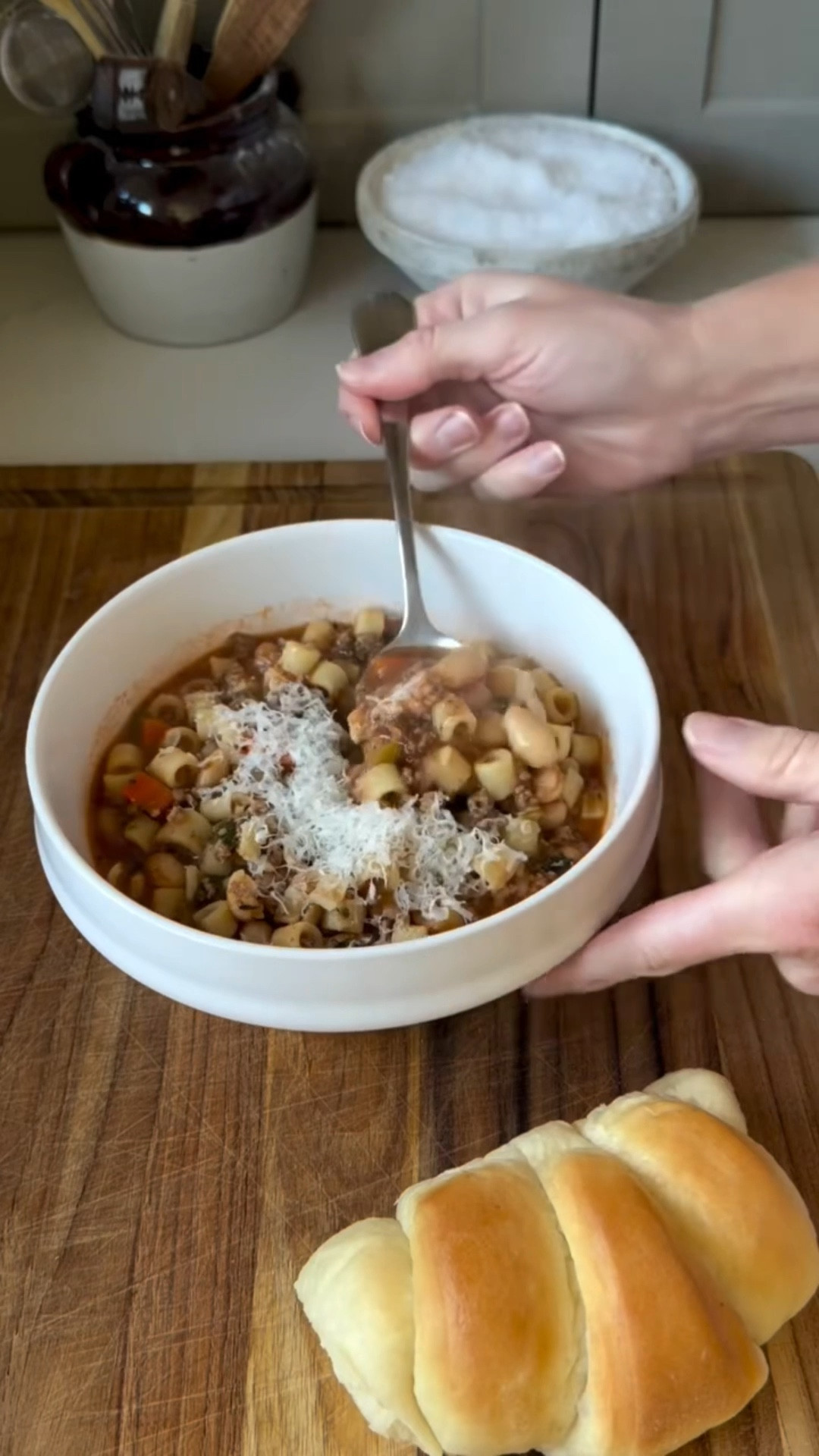 If you love a hearty veggie soup, this one’s for you. This minestrone is simple, comforting, and packed with flavor—perfect for an easy weeknight meal that still feels cozy and satisfying.

Full recipe is on bergbbakes.com 🤍

#bergbakes #minestronesoup #vegetablesoup #weeknightdinner #comfortfood #souprecipe

#LTKmomlife #LTKSeasonal #LTKHome
