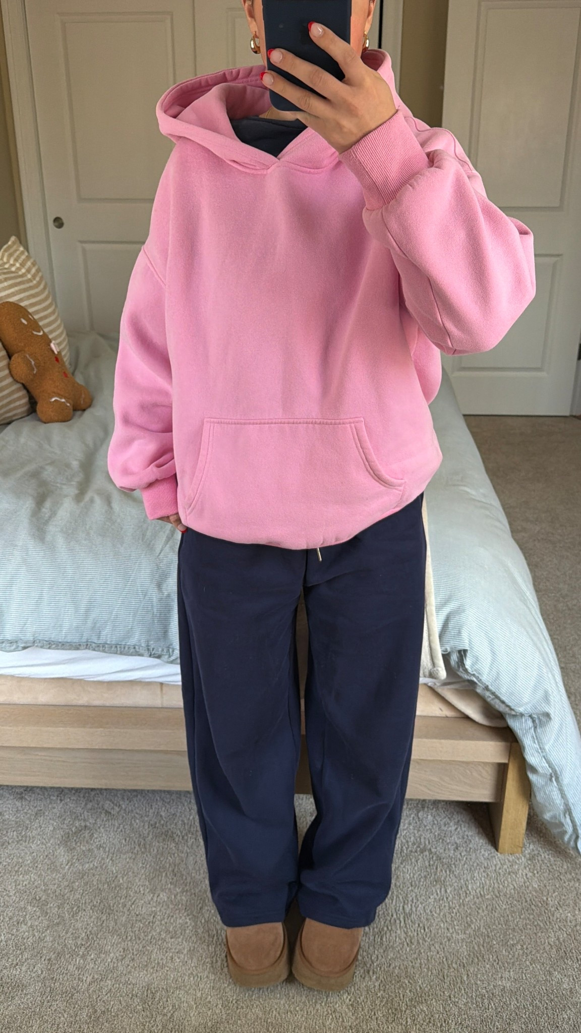 my favorite amazon sweatbset of all time 🩷 thank me later 

#LTKSeasonal #LTKGiftGuide #LTKHoliday