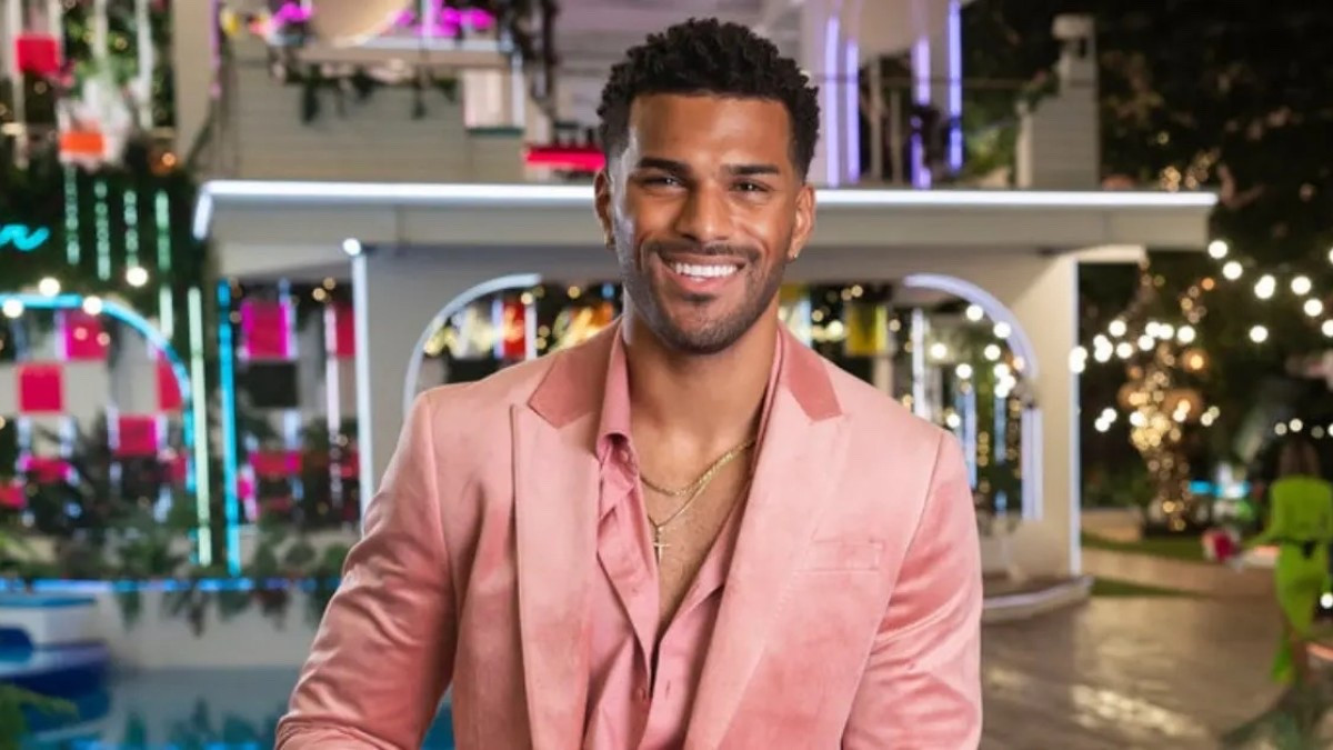 Were yall rocking with the pink suit? 

#loveislandusa #suit #menswear #fashion 

#LTKMens #LTKTravel #LTKParties