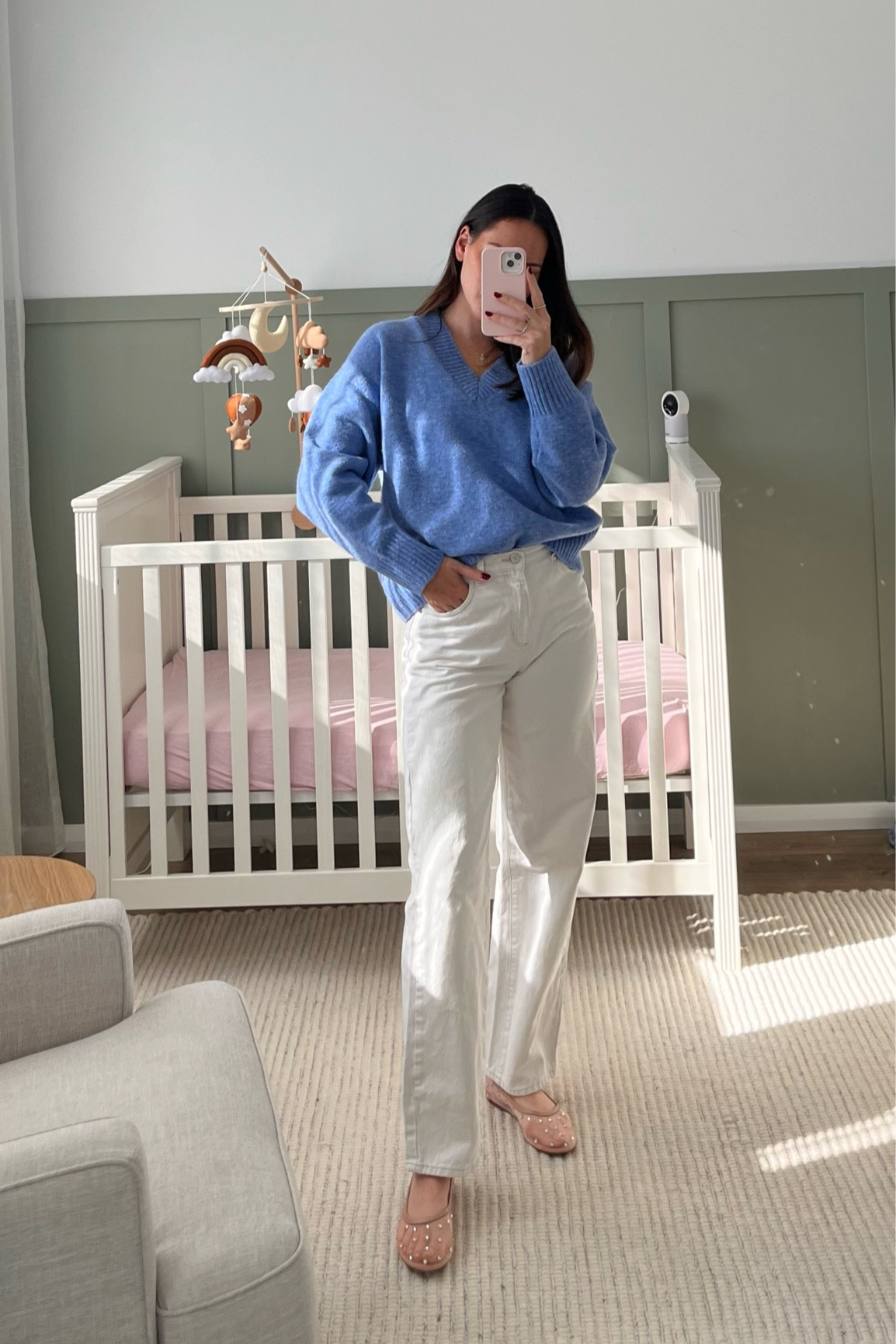 Todays pop of colour with this beautiful blue sweater, paired with cream jeans and some cute ballet flats. Wearing a small jumper, size 8 jeans and size 8 ballet flats

#LTKwinter #LTKstyletip #LTKaustralia