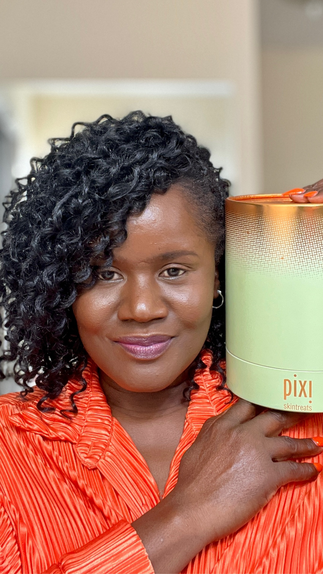 Thanks to @pixibeauty for gifting me this beautiful package. Pixi has been part of my skincare journey since  2019.
.
I fell in love with their Glow Tonic the very first time I used it. It’s not overly scented and it leaves my skin feeling refreshed and  nourished. I love to apply it once, let it dry, then apply it again, before I add serum or moisturizer on my skin. 
.
Their products are also very gentle on the skin.  Check them out!💕🩷💚
.
#pixiglowtoschool #glowtonic ##pixipartner #pixiglow skincare