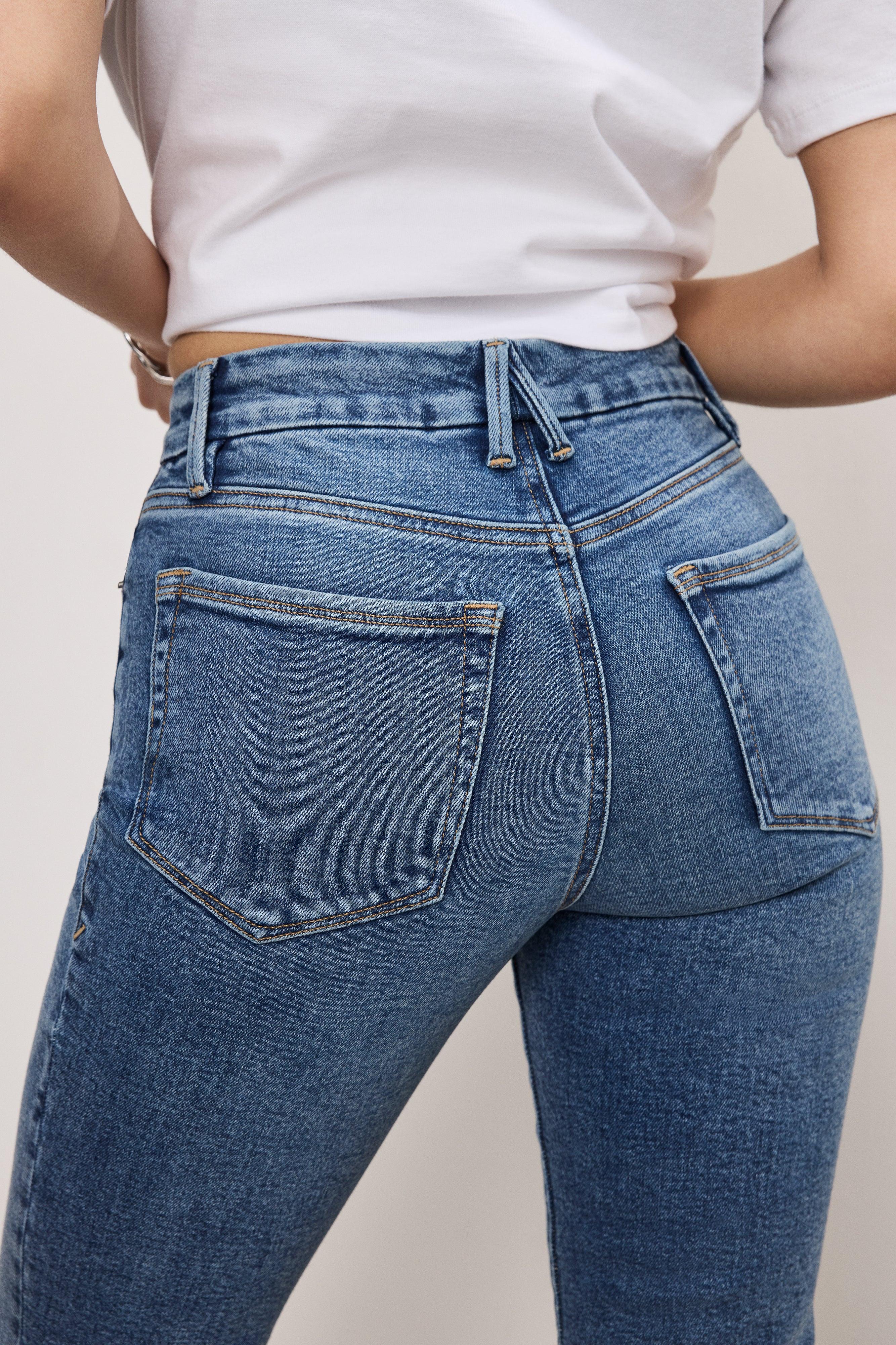 GOOD PETITE STRAIGHT COMPRESSION JEANS | INDIGO254 - GOOD AMERICAN | Good American