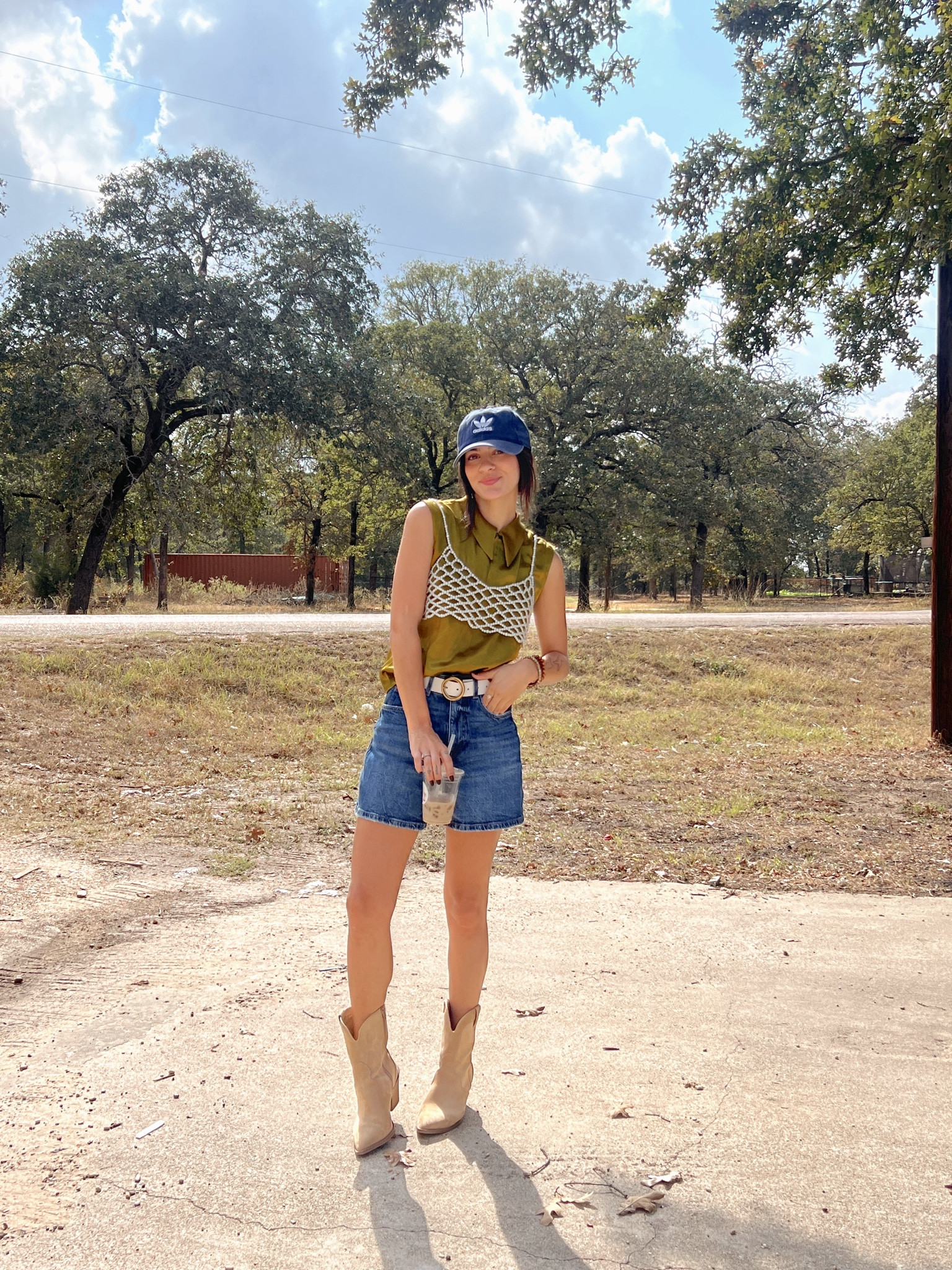fall outfit - day 24
silk top - thrifted
belt - double sided
shorts - zara mom 1975
shoes - TTS

#LTKFindsUnder50 #LTKShoeCrush #LTKStyleTip