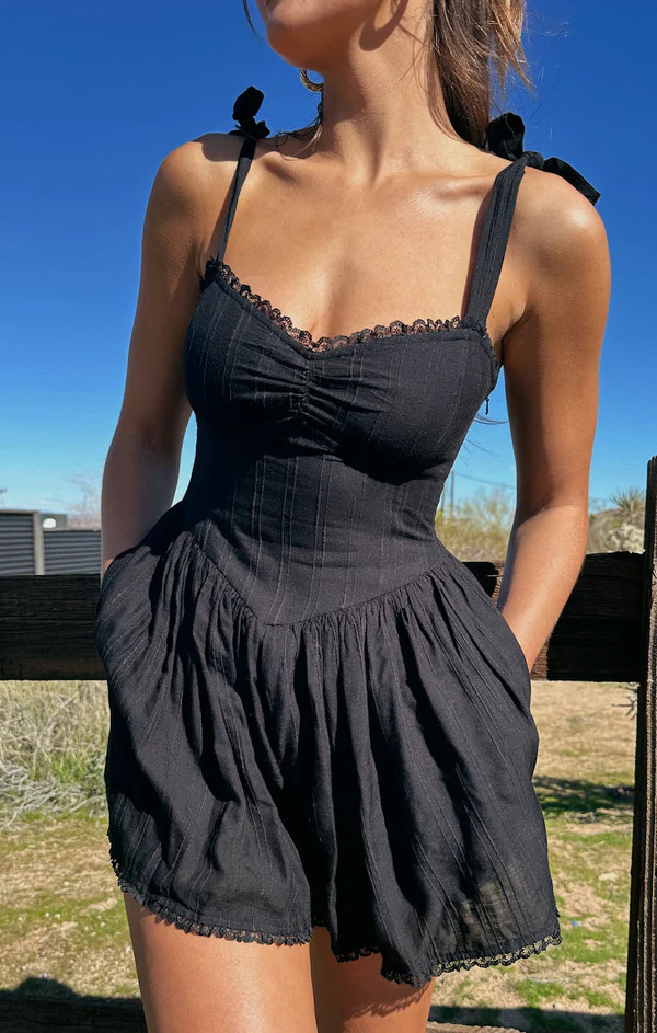 Regal Romper
    
      
      
        $148
        









      
      
             4.1 sta... | Show Me Your Mumu