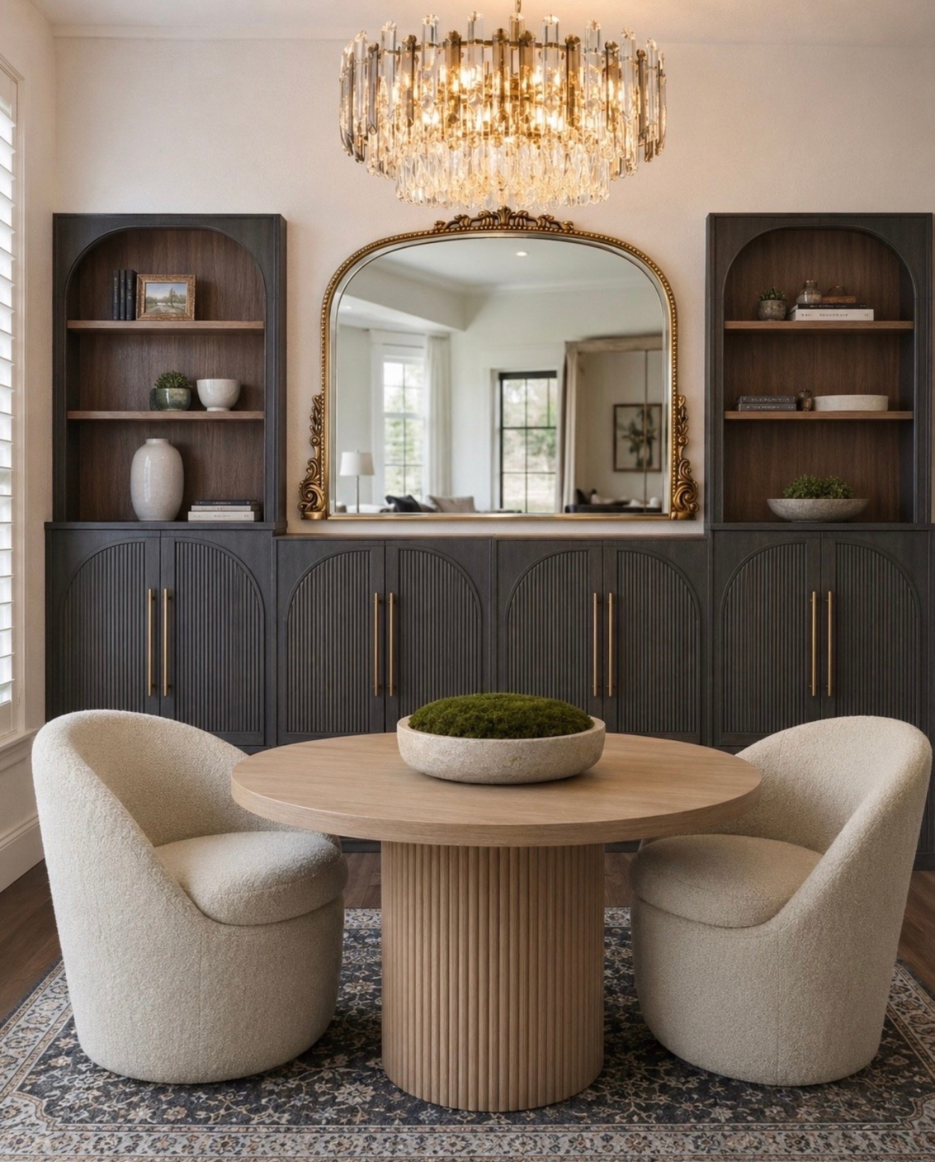 Creating a high-end dining room doesn't have to come with a luxury price tag. Here are some dining room furniture that look expensive, but are in fact budget friendly.
Modern interior design.

#LTKHome #LTKSaleAlert