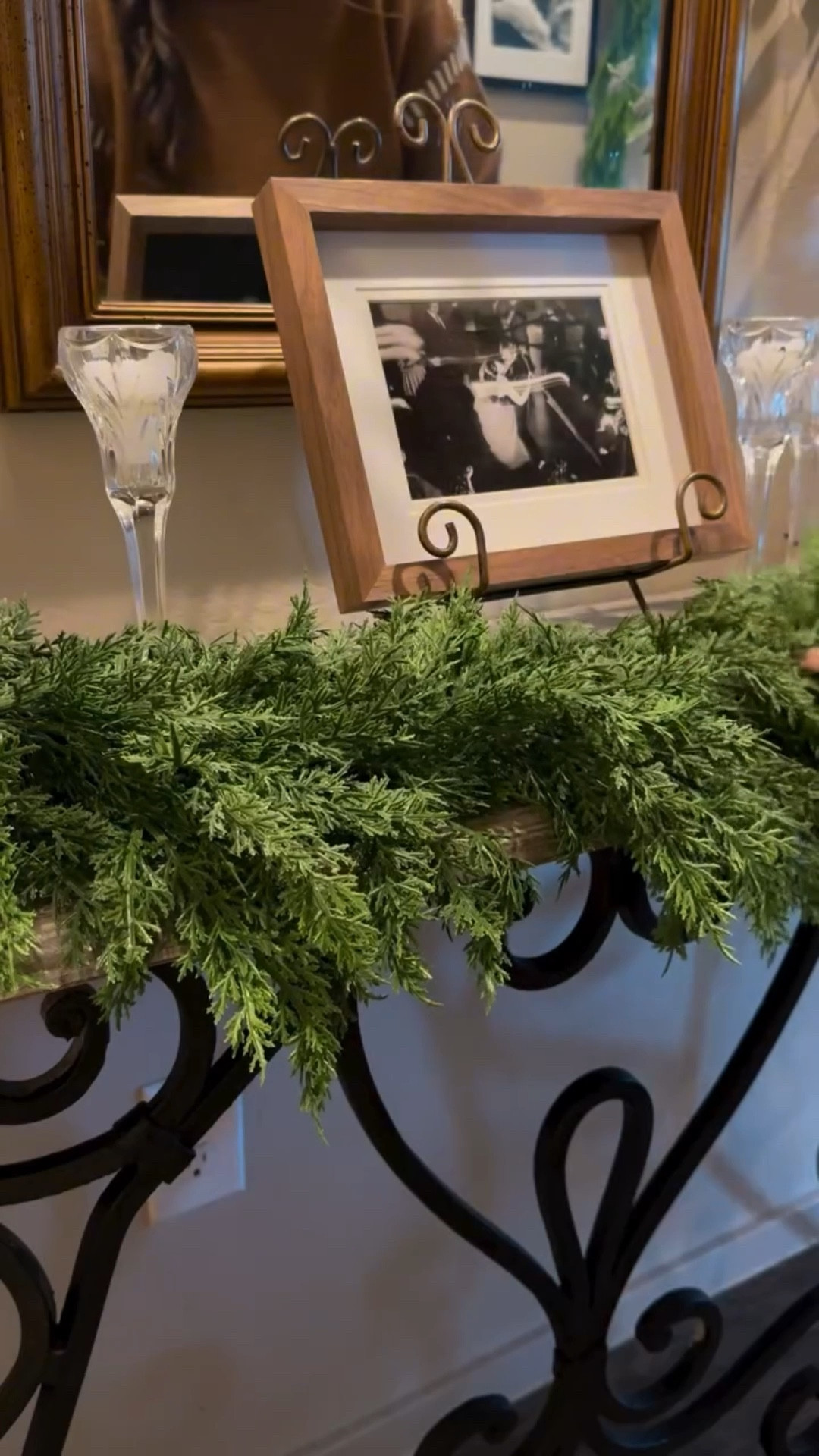 What a little garland can do! 🍃✨
#mantel #christmas #christmasdecor #manteldecor #entryway #entryewaydecor #christmas #garland 

#LTKHome #LTKHoliday