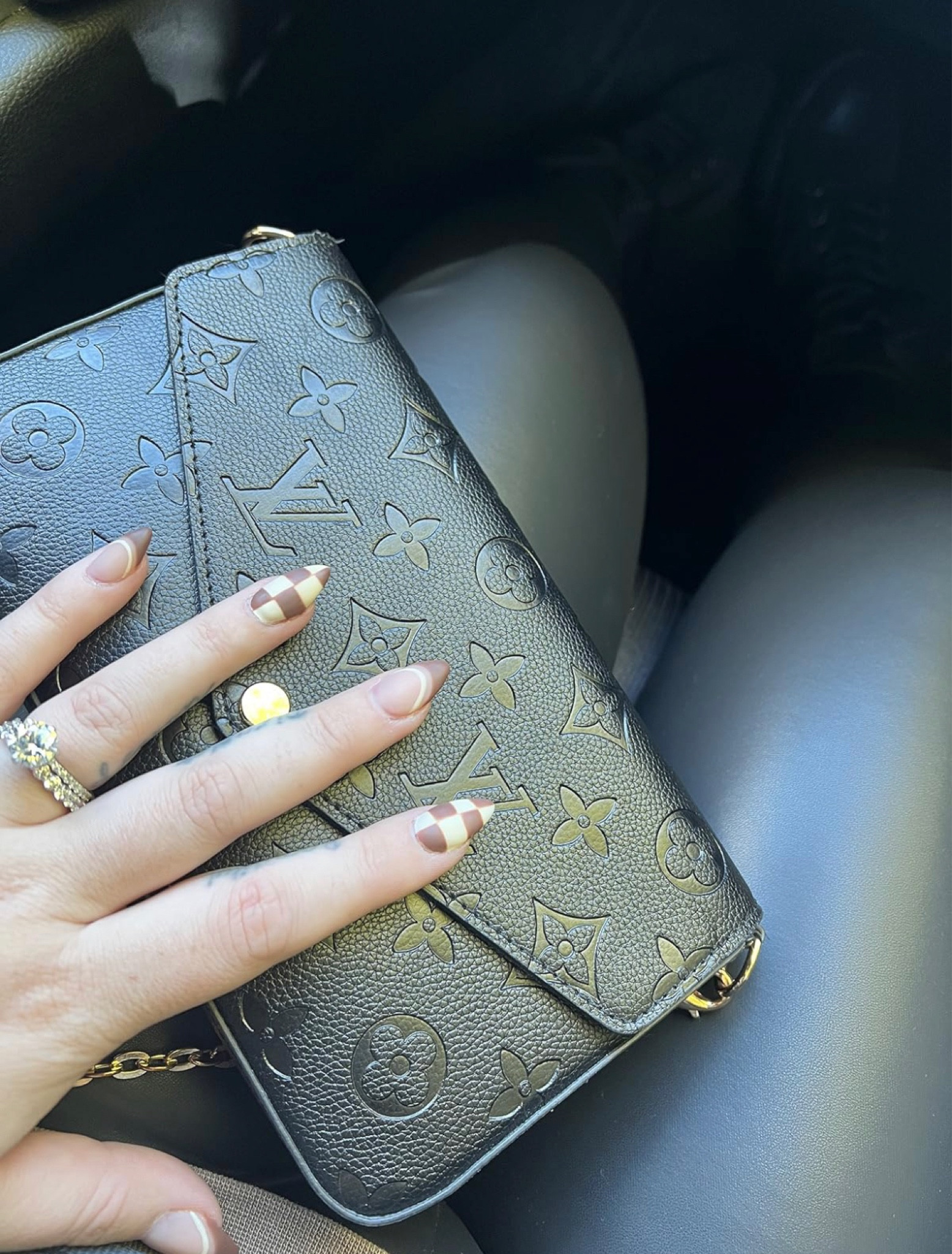 Designer inspo// link is exact bag as pictured. link pics will vary #handbags #dupe #fauxleather #leggings  

#LTKstyletip #LTKitbag #LTKmidsize