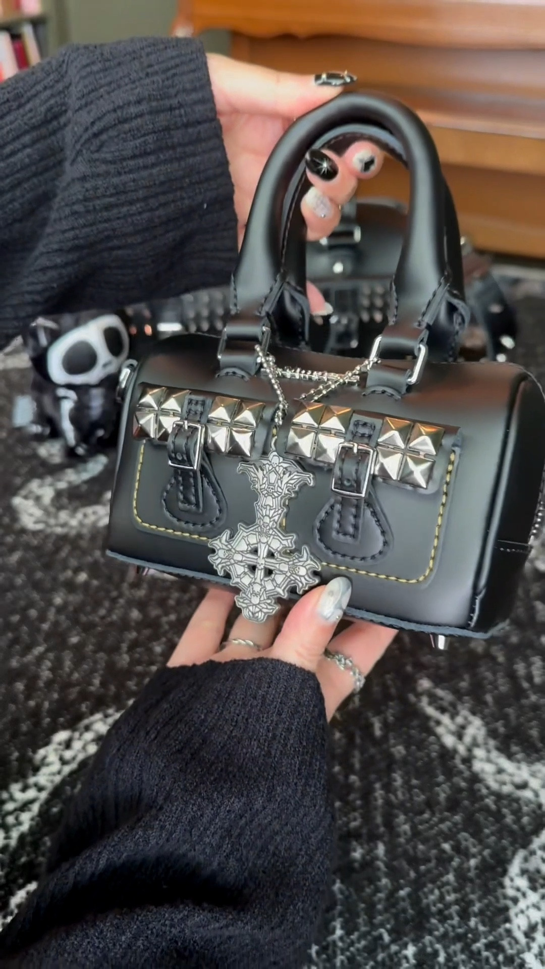 The perfect little stadium bag for all of your concerts 🖤

#LTKStyleTip #LTKItBag