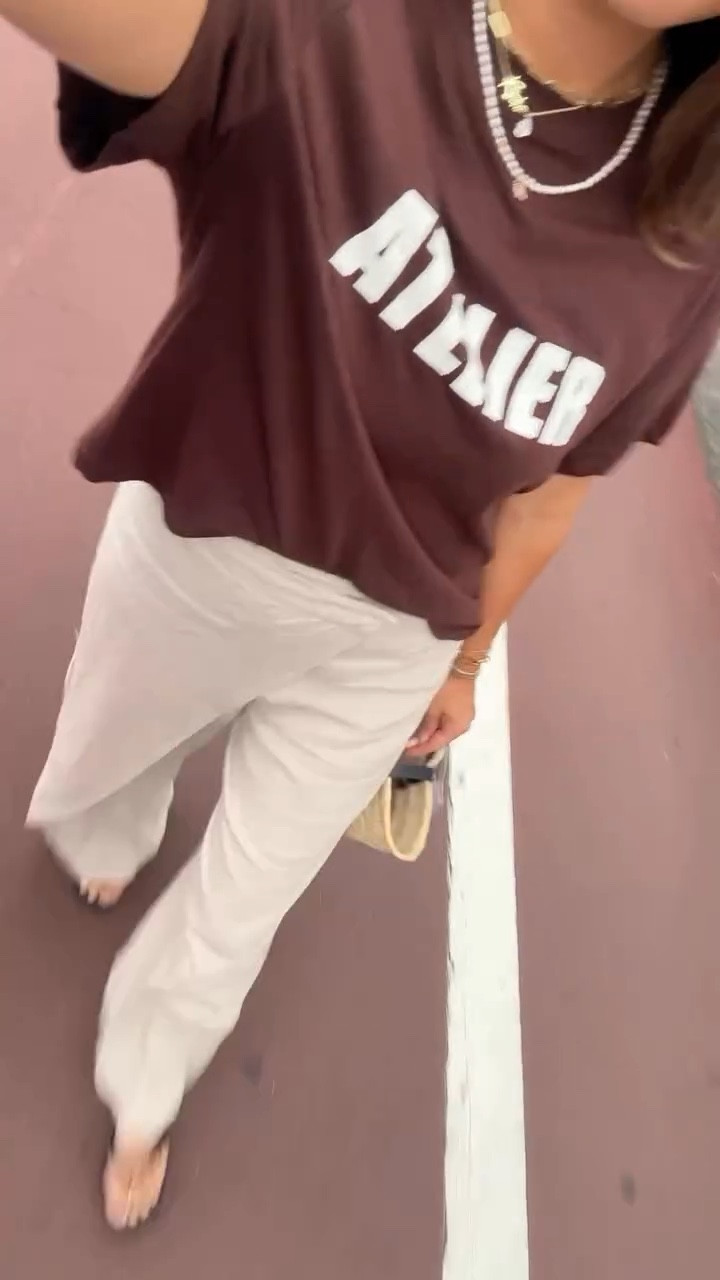 Brown tee + linen pants = low-key matchy matchy with our mushroom hot pot 🍄🤎
Tokyo nights with my BFF always hit different.

Link in bio and story

#tokyo #shibuya #ootd #styleblogger 
#mushroomlove #東京 #グルメ #コーデ #今日のコーデ

#LTKFindsUnder50 #LTKOver40 #LTKStyleTip