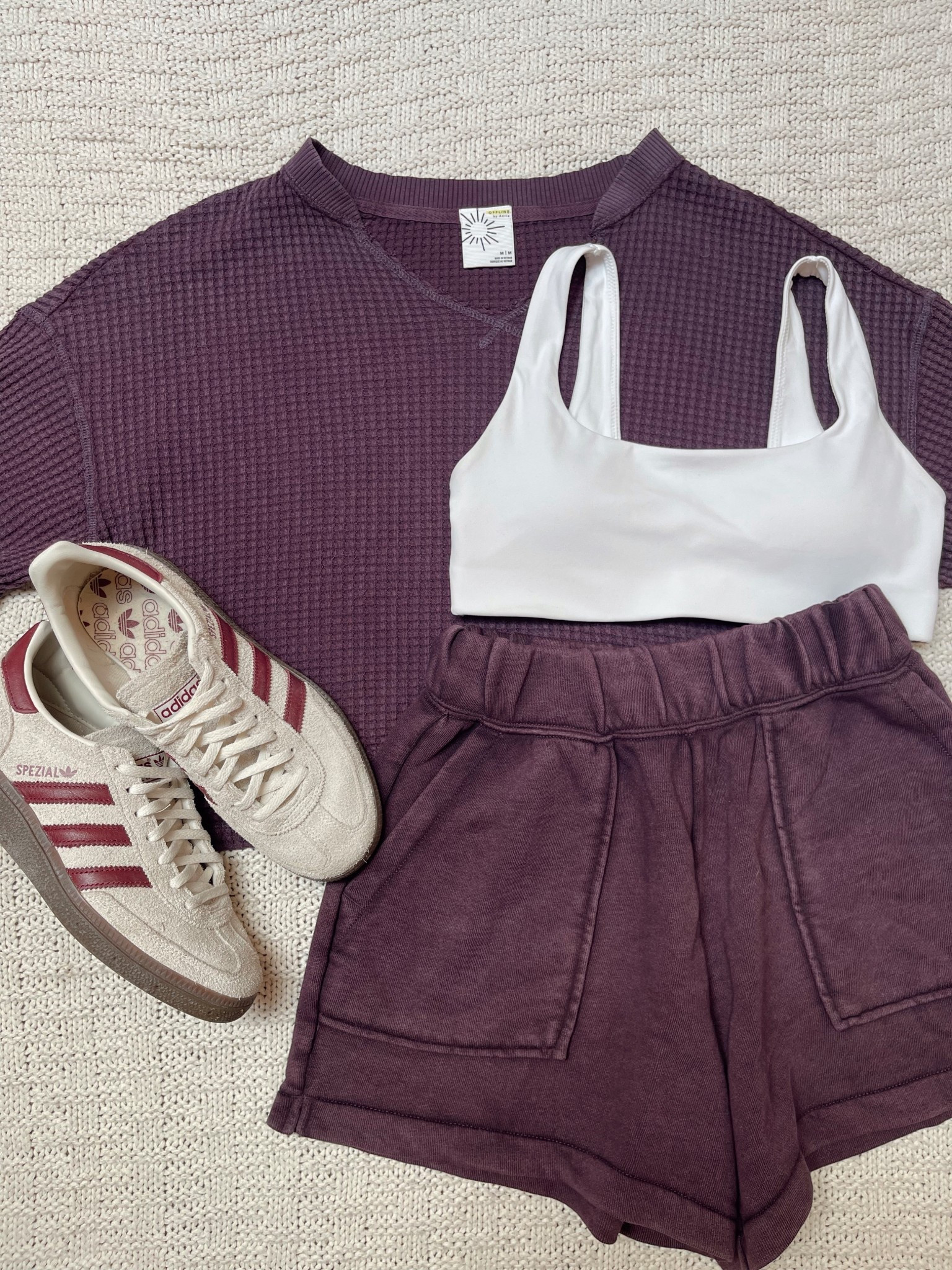 Medium tee, xs sports bra, xs shorts!

#LTKStyleTip #LTKFindsUnder50 #LTKFindsUnder100