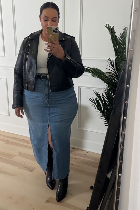 Denim maxi skirt from target is going to be on rotation for fall! Under 30 from target also available at maurices 

#LTKplussize #LTKfindsunder50 #LTKstyletip