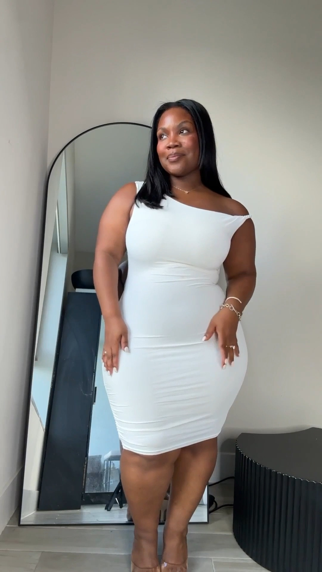 The perfect date night dress is on sale! 

Also love wearing my Spanx with these dresses! Use code EMMYXSPANX for $$ off! 

Perfect for my curvy midsize and plus-size baddies 🤌🏾

Size: Large 

#LTKMidsize #LTKPetite #LTKHoliday