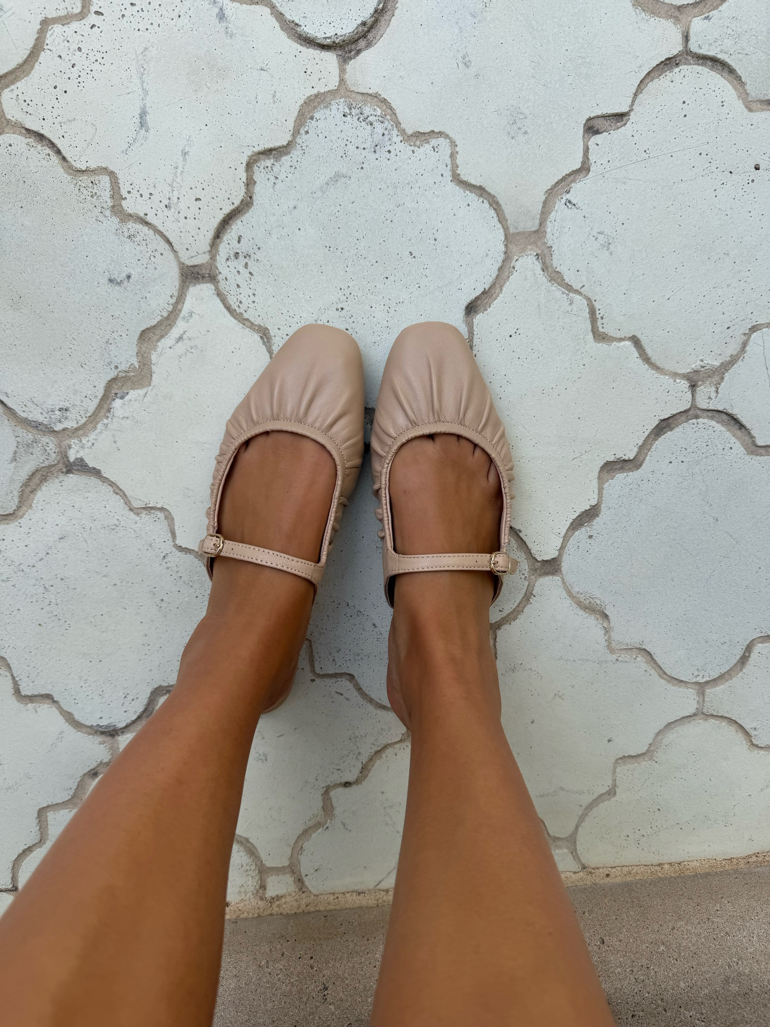 Shoes: 8.5