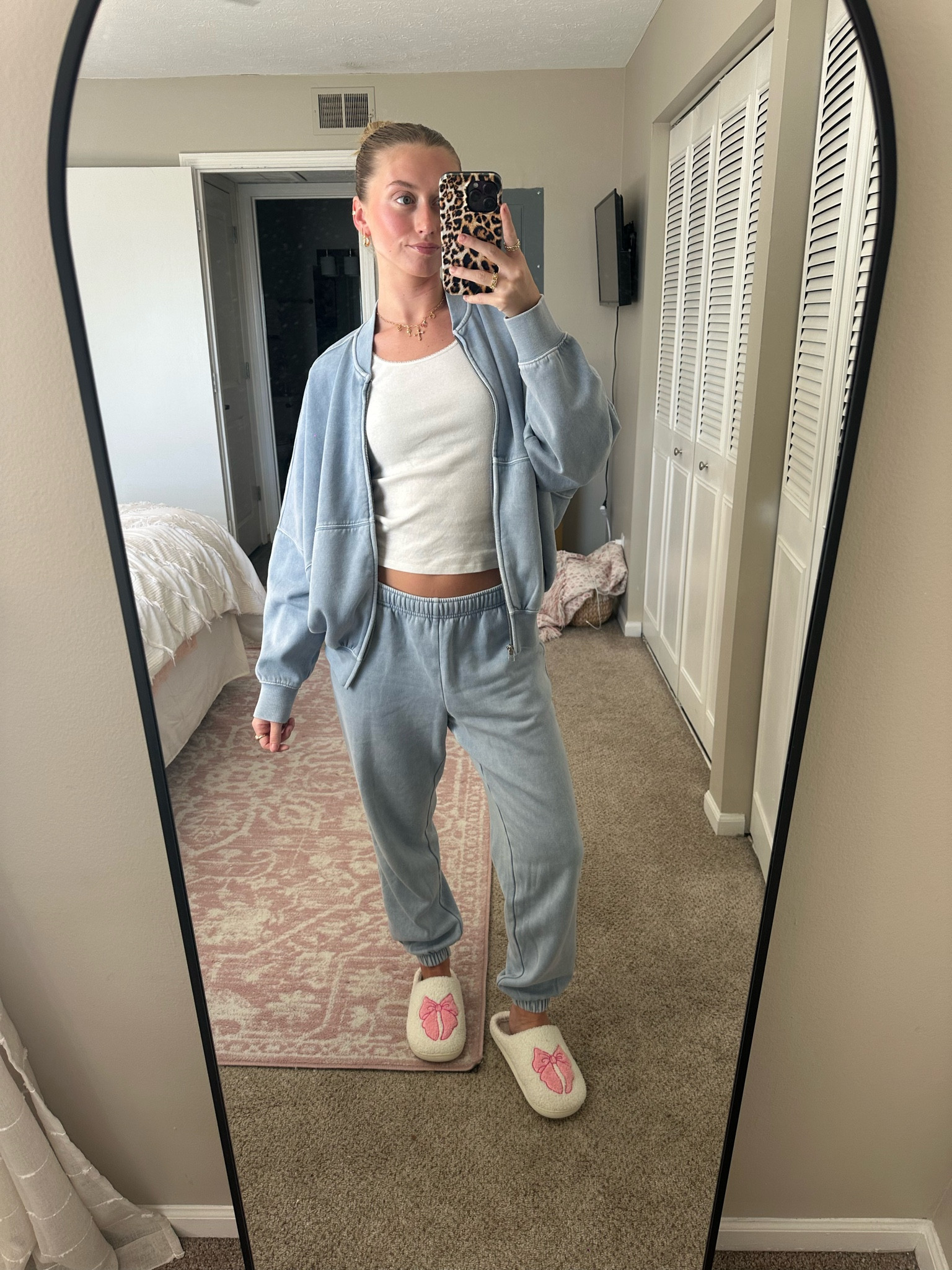 The most perfect Target sweatsuit 🤍

#LTKSeasonal #LTKStyleTip #LTKFindsUnder50