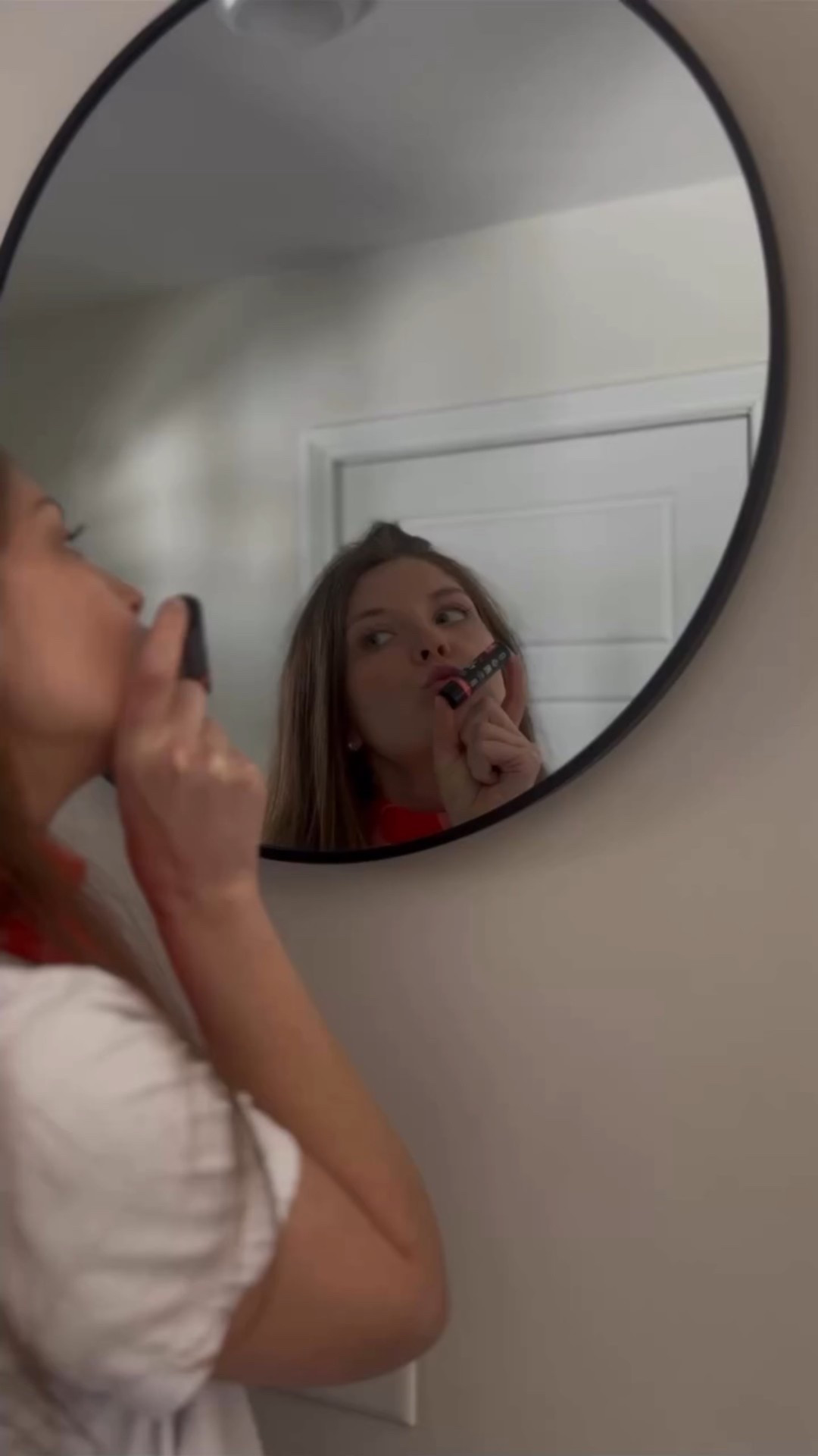 ECO LIPS KEEPS MY LIPS HYDRATED + PINK !!! it’s perfect for a date night, galentines, or really ANYDAY!!! @ecolips #ad #ecolips #winterwellness #selfcareseason #galentinesday