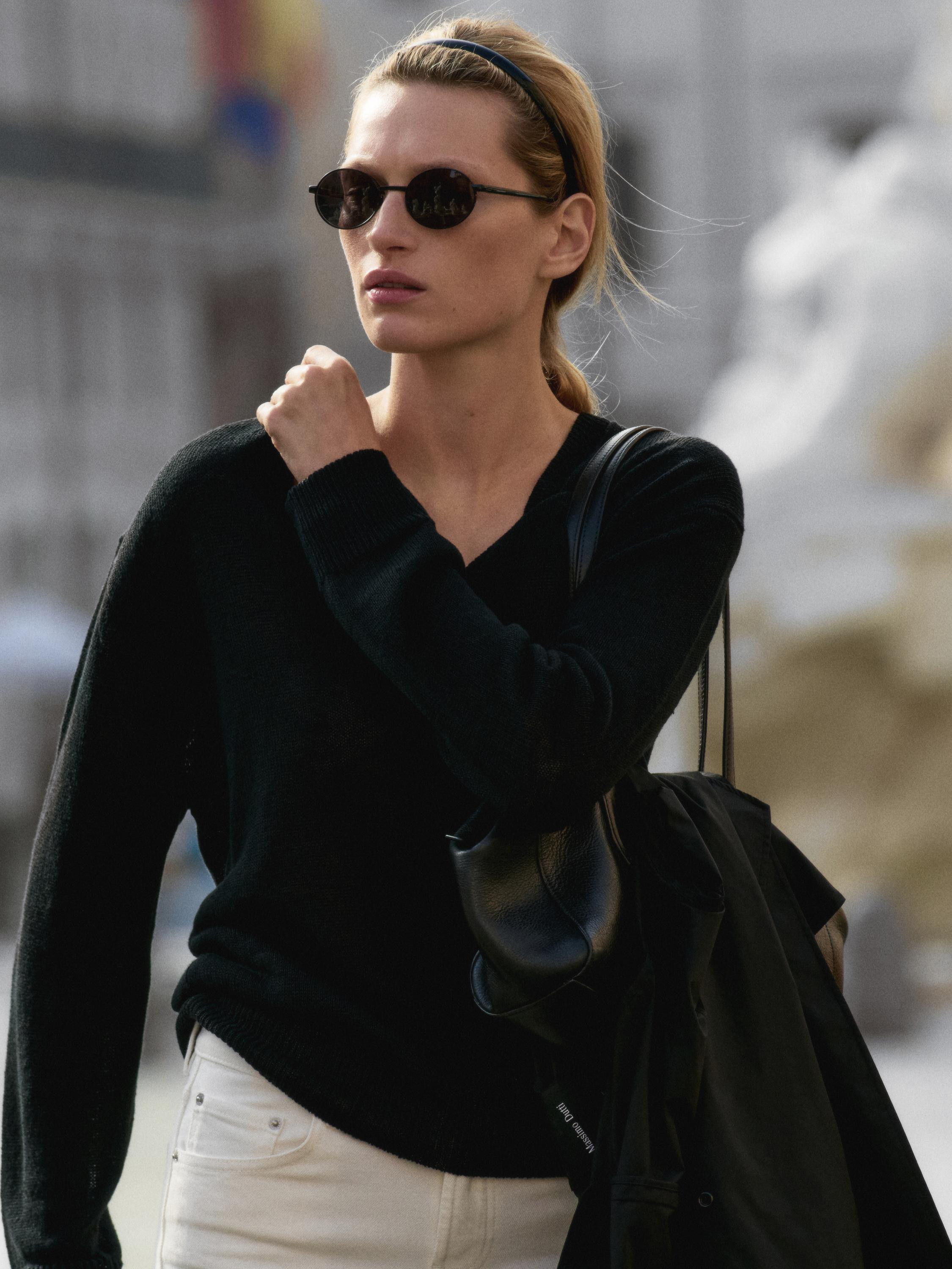 Linen V-neck knit sweater | Massimo Dutti US