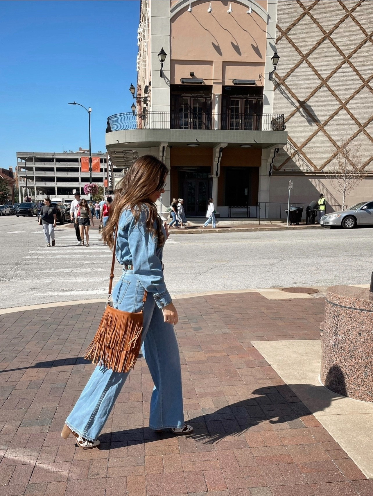 love an all denim, western moment 🐄🌾 

#LTKTravel #LTKMidsize #LTKStyleTip