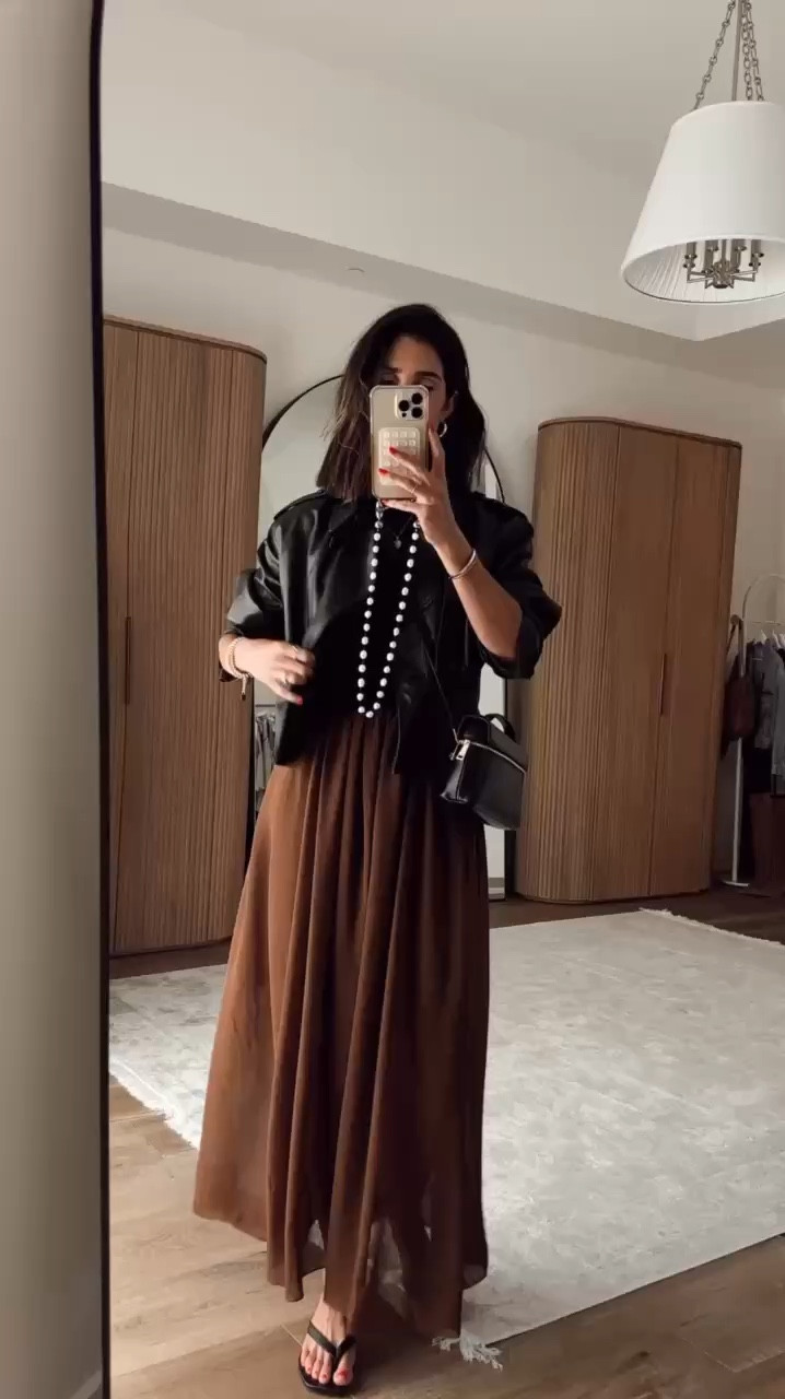 I highly recommend this skirt as a closet staple for year round! I own it in multipe colors and it’s so easy to dress up or down. I’m just shy of 5-7” wearing the size medium #stylinbyaylin #closetstaple #amazonfing

#LTKOver40 #LTKgrwm #LTKootd