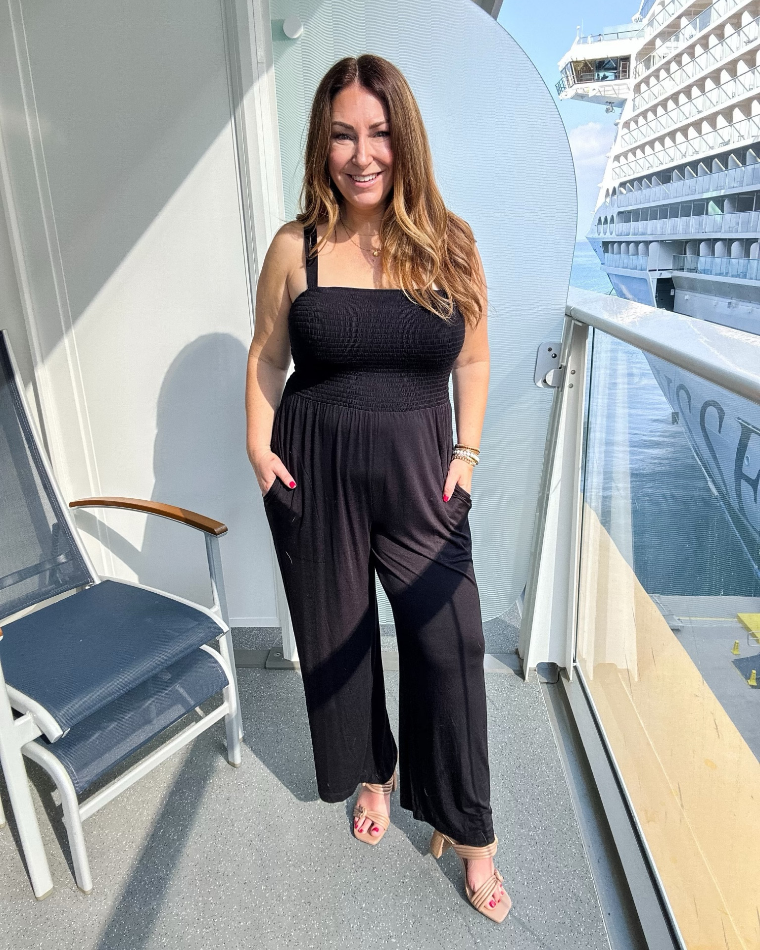 Black jumpsuit with built in bra tts, L

#LTKSeasonal #LTKstyletip #LTKcurves
