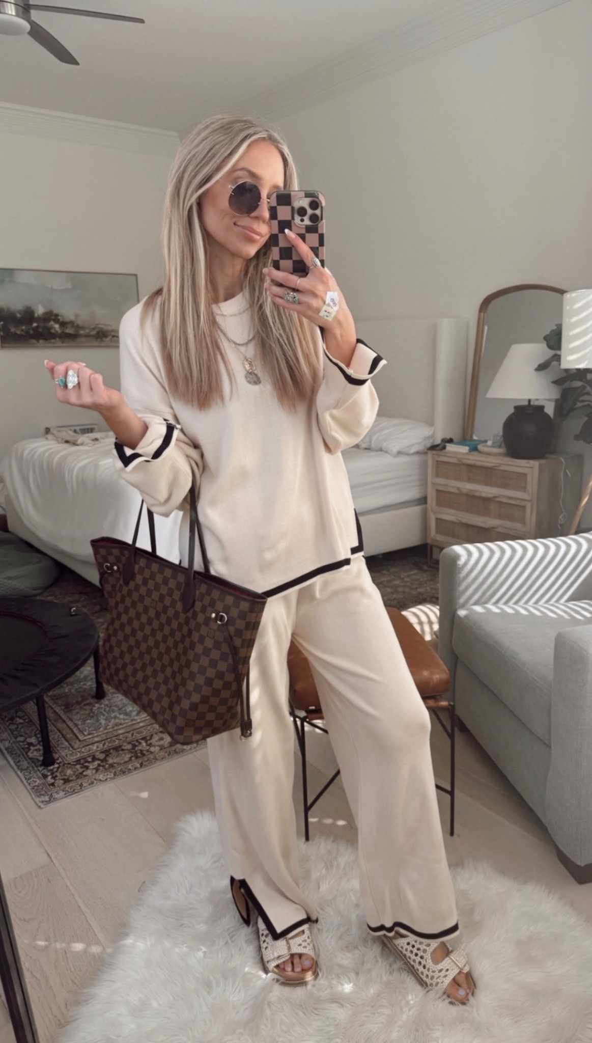 🤍 Perfect set for lounge or travel wear 

Wearing size s : my tts 

#LTKmomlife #LTKootd #LTKmorningroutine