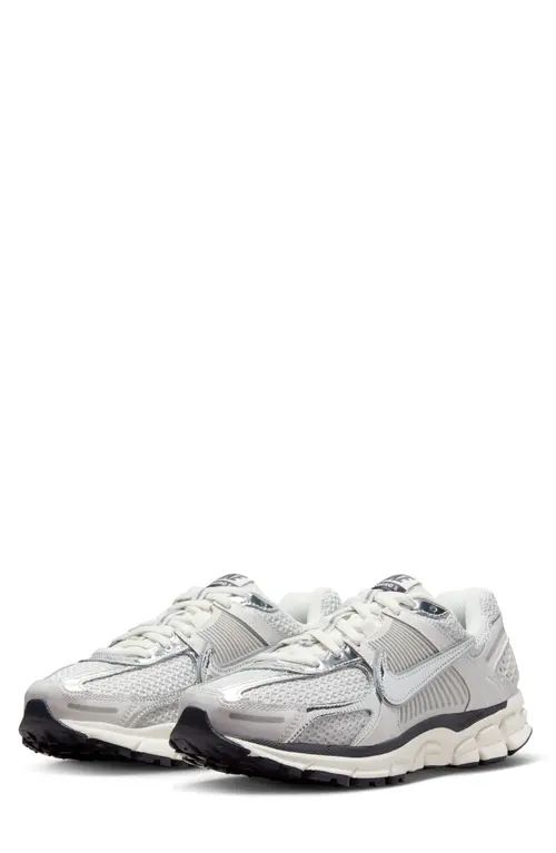 Nike Zoom Vomero 5 Sneaker in Photon Dust/Chrome/Gridiron at Nordstrom, Size 8 | Nordstrom