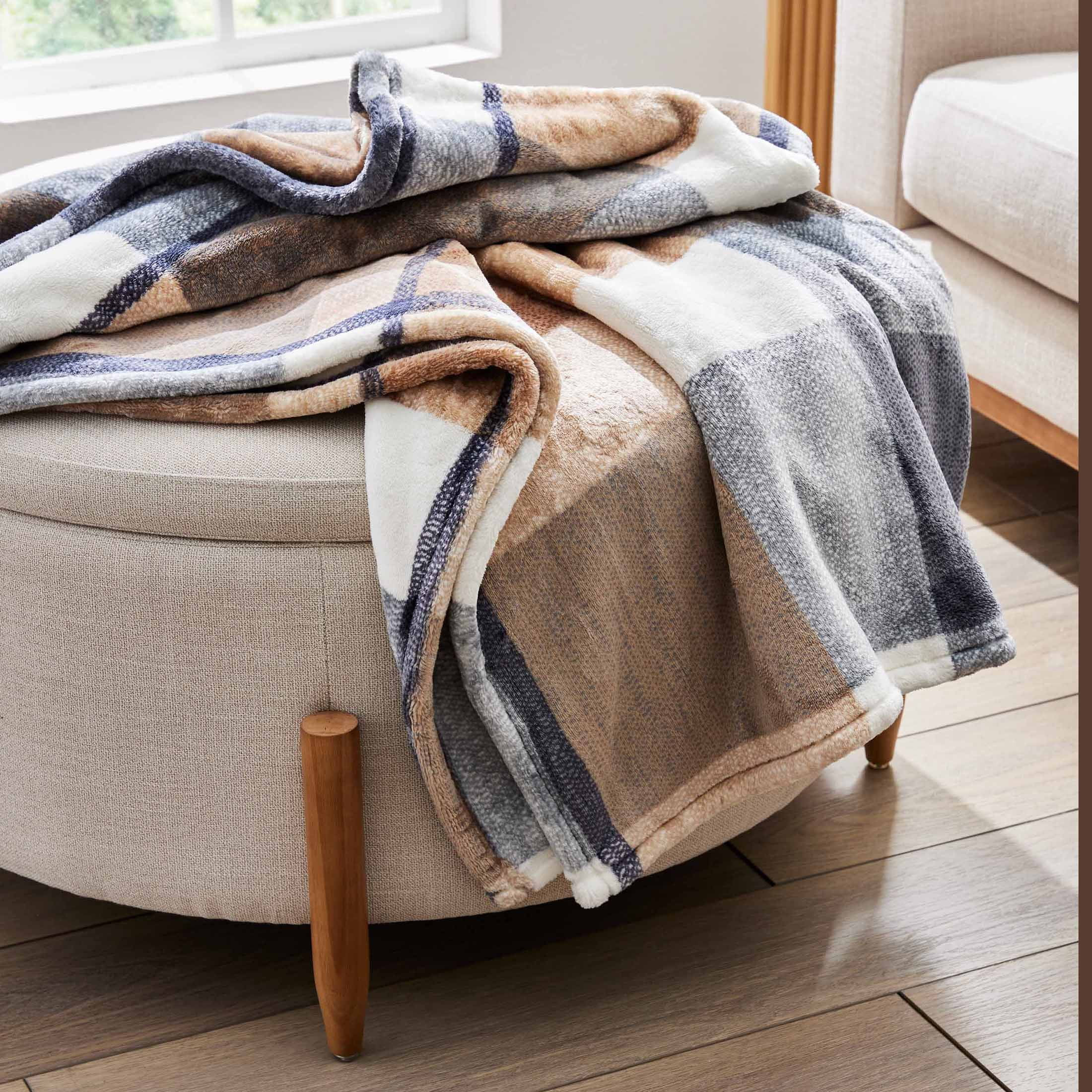 Better Homes & Gardens  Printed Heavyweight Ultra  Plush Adult Throw, 50” x 72”,  Neutral Pla... | Walmart (US)