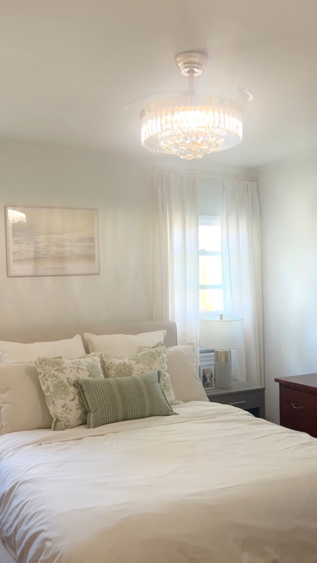 It’s a chandelier and a ceiling fan? I didn’t know a fan could be this pretty ✨✨✨✨

#LTKHome