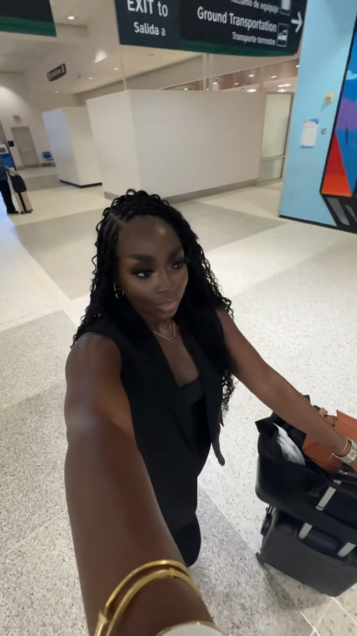 OOTD: you already know when I’m in the airport no matter how early, we are dressed and togetha 🤪

#LTKTravel #LTKBeauty #LTKVideo