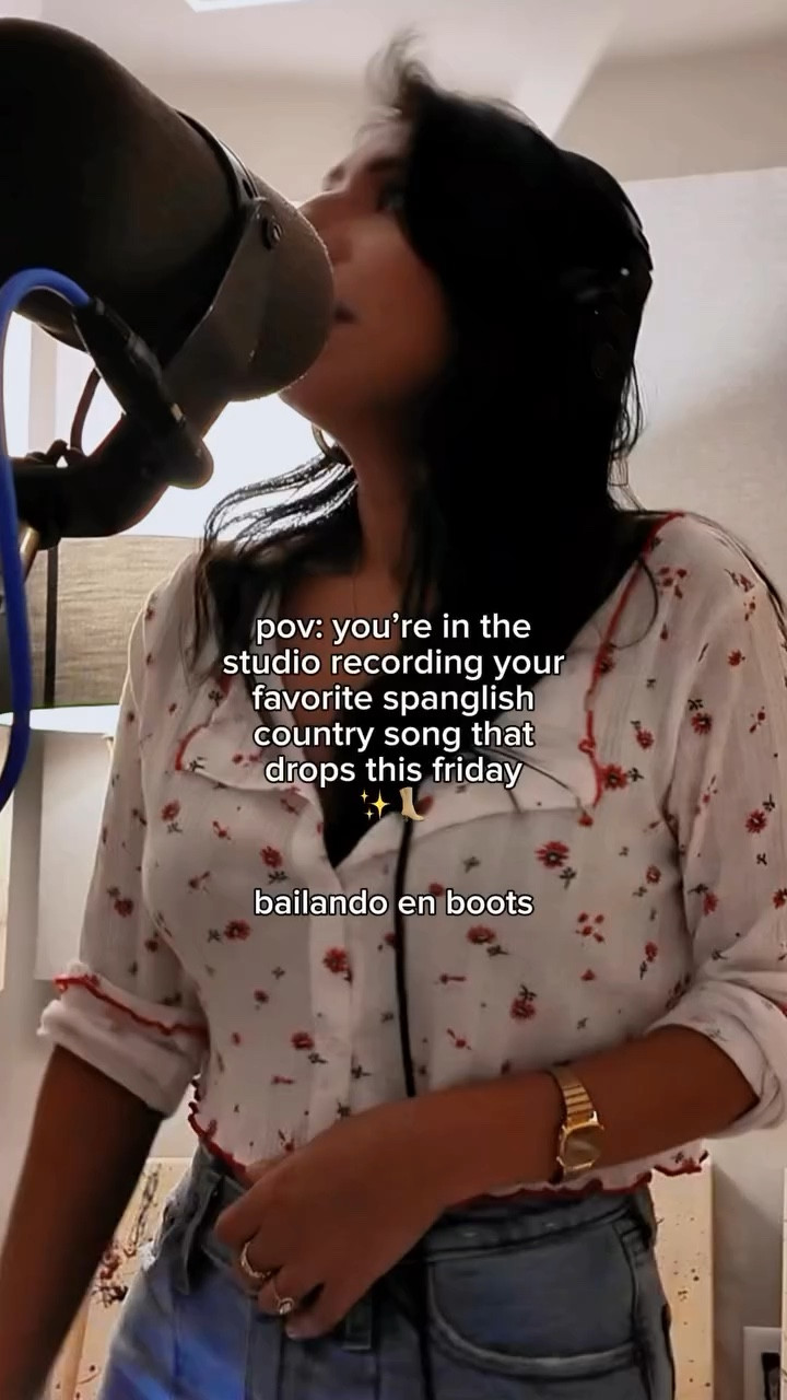 less than two days til ‘en boots’ drops! 🤠 get ready to sing, baila, + turn up this spanglish country song on friday! 👢✨ who’s ready??

#singersongwriters #newcountrymusic #countryartist #originalsongs #spanglish #independentartists #nashvilleinfluencer #newmusicalert🚨 #latinacreator