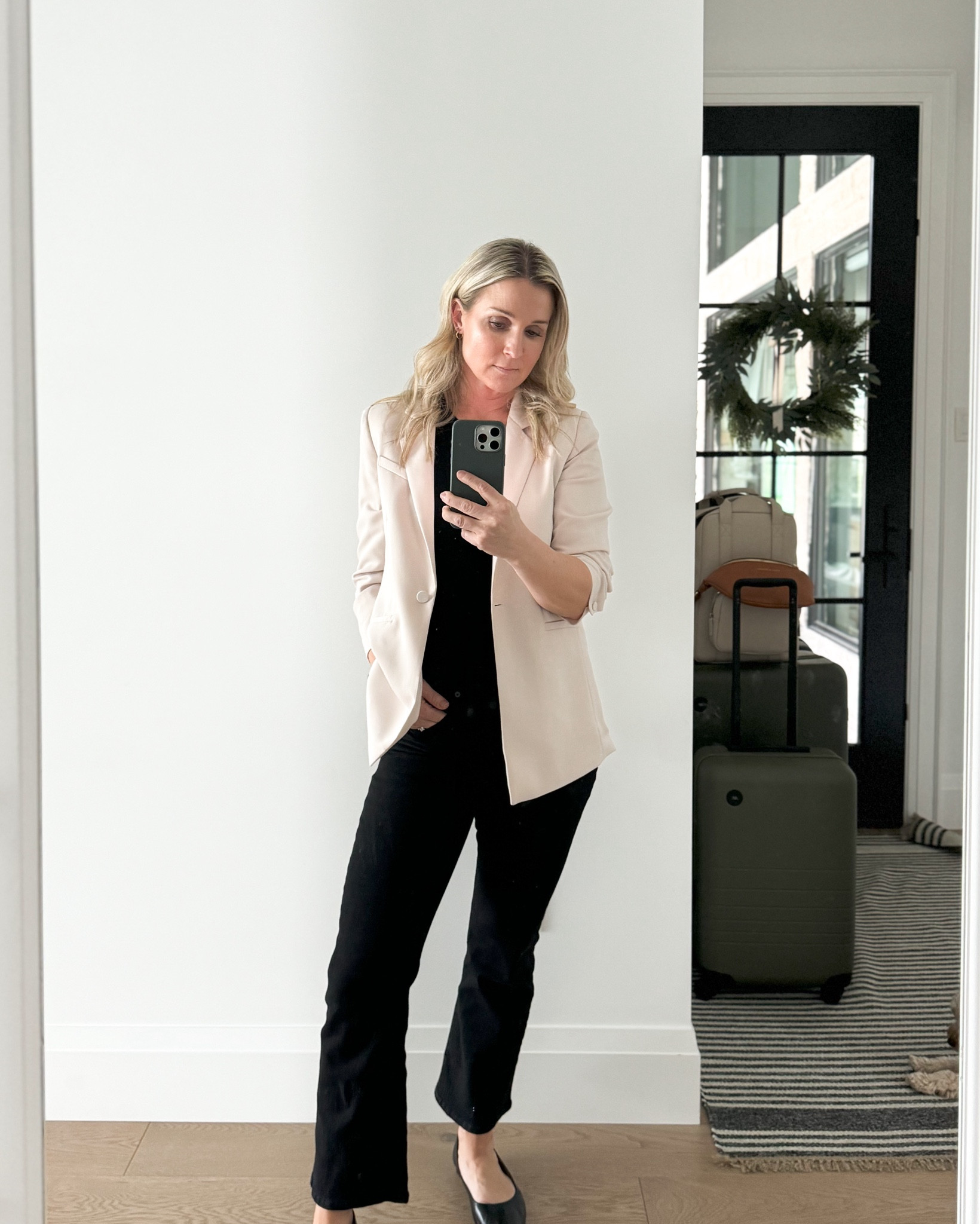 I mean serious business today! 😉

But still soooo comfy!

I have developed a huge crush on Madewell jeans!

These kick outs are adorable and so comfortable 🙌🏻

#LTKbeauty #LTKstyletip