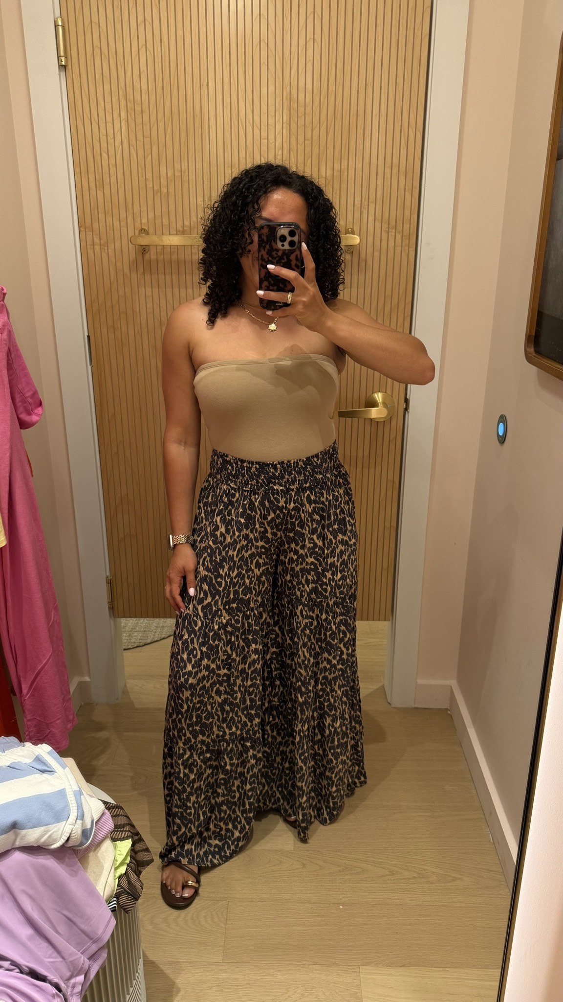 Loving these aerie finds wearing medium in both! I am 5”4 and have on the regular #aerie #aeriereal 

#LTKmomlife #LTKMothersDay #LTKootd