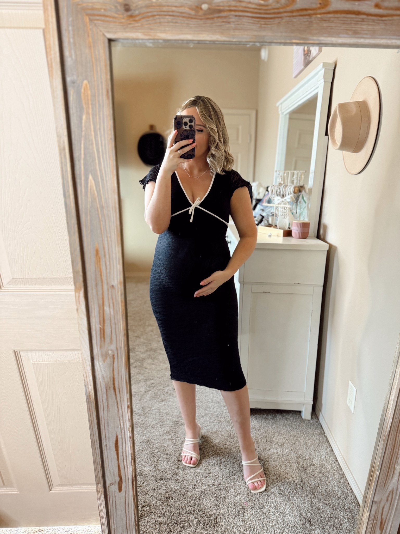 Want outfits you can wear pregnant, postpartum, and beyond? 🤍
These PinkBlush maternity pieces actually grow with you! All are bump and postpartum approved 👏👏

#prettyinpinkblush #maternityfashion #bumpstyle #tryon  #pregnancy

#LTKmomlife #LTKBump #LTKBaby