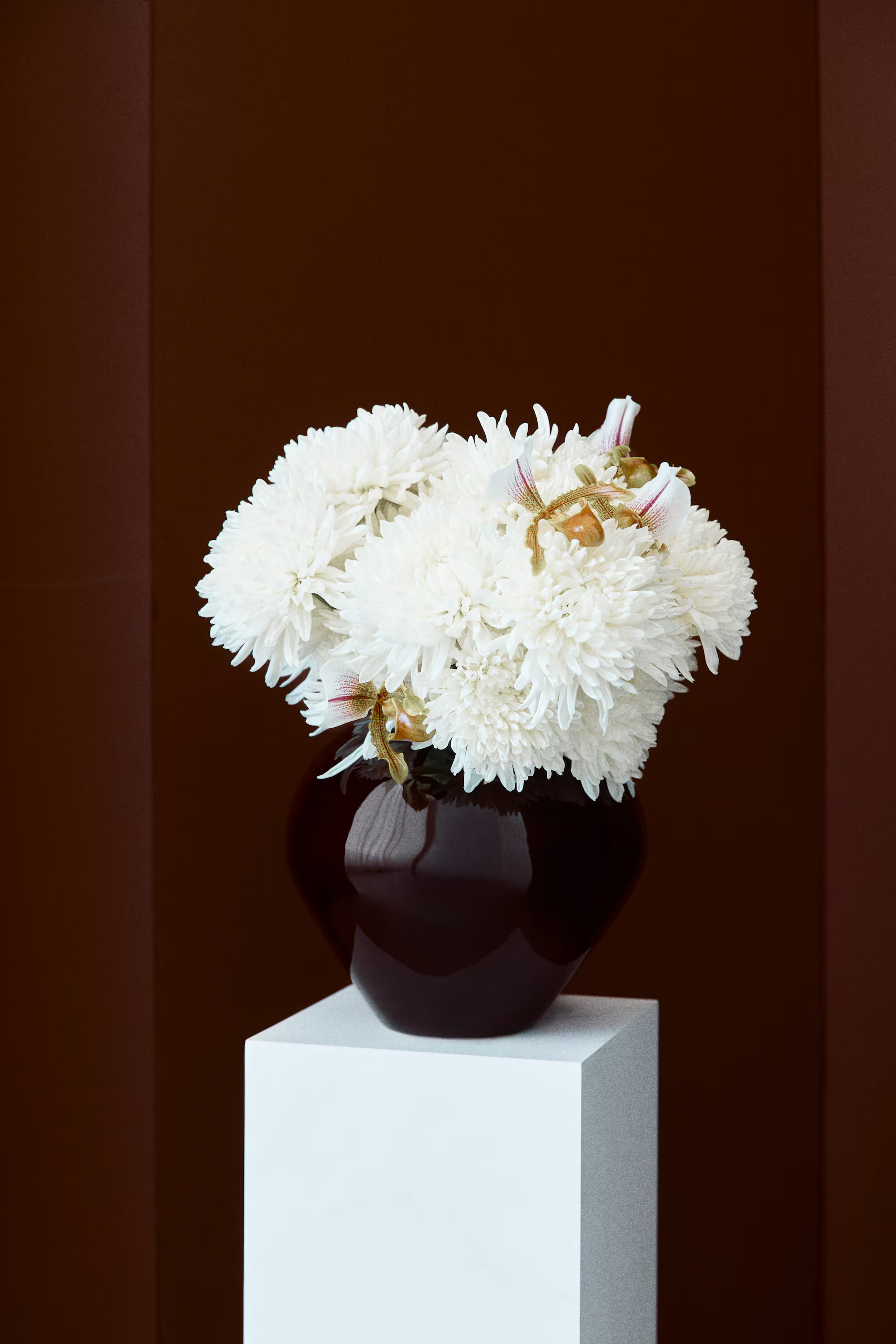 Large irregular stoneware vase | H&M (UK, MY, IN, SG, PH, TW, HK)