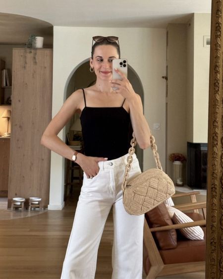 Look du jour 

Top Sézane noir, top à bretelle dos nu, jean coupe droite blanc, jean blanc, jean blanc droit, sac à main Sézane #Sézane #jeanblanc

#LTKFind #LTKstyletip