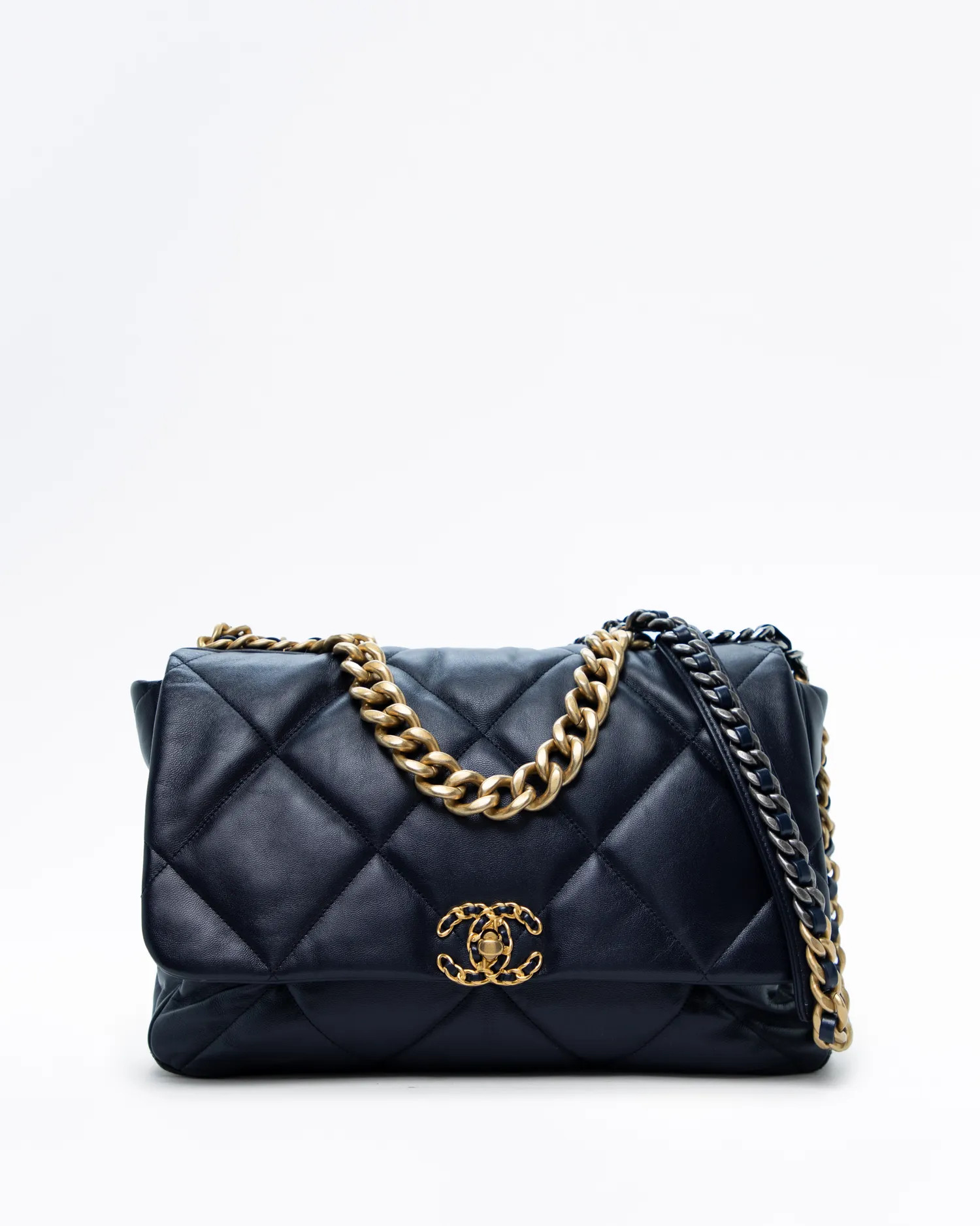 HomeHow It WorksClub PerksApply nowMerch Shop | Vivrelle