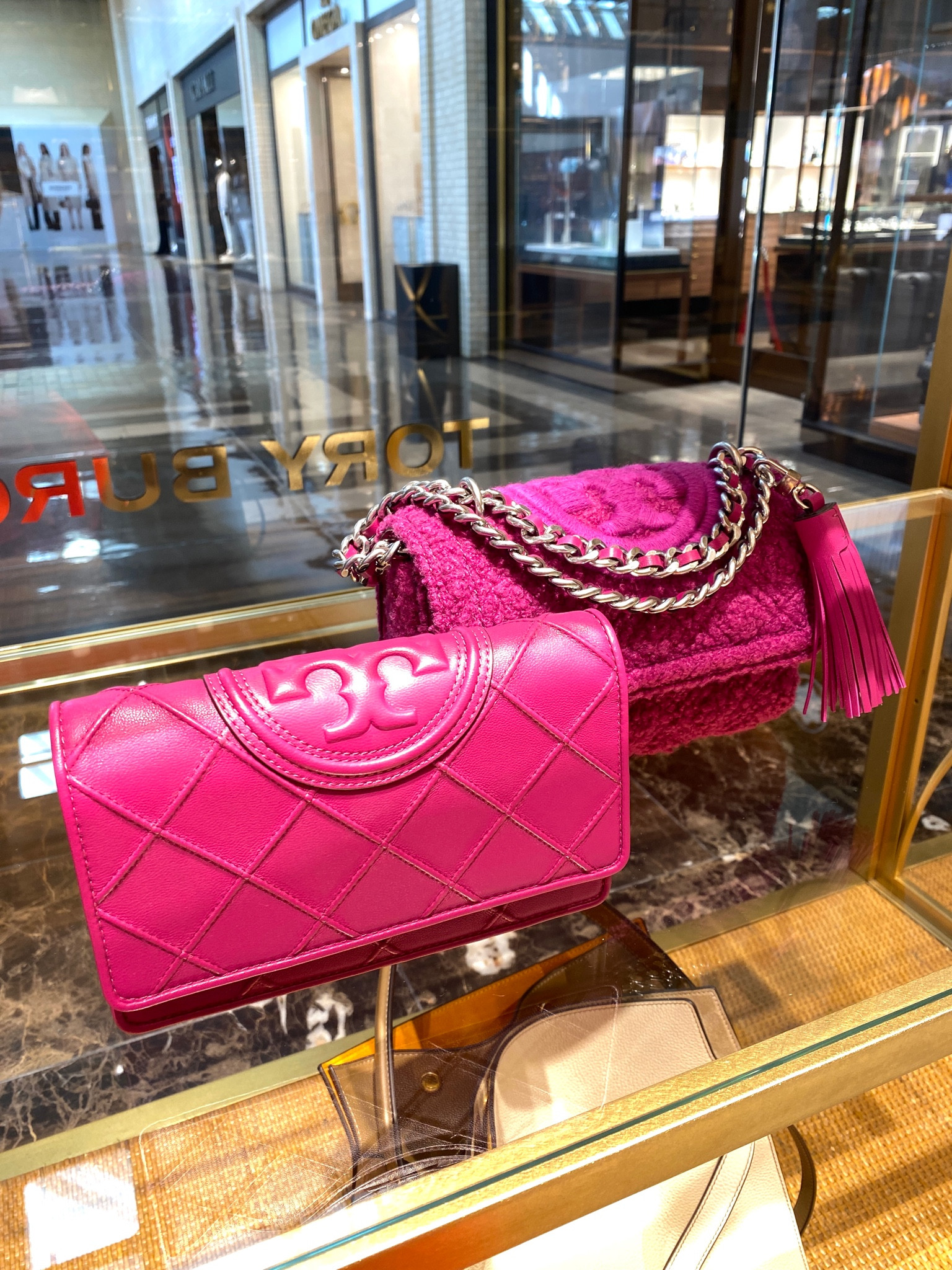 More gorgeous bags Included in the 25-30% off + free shipping 

#LTKsalealert