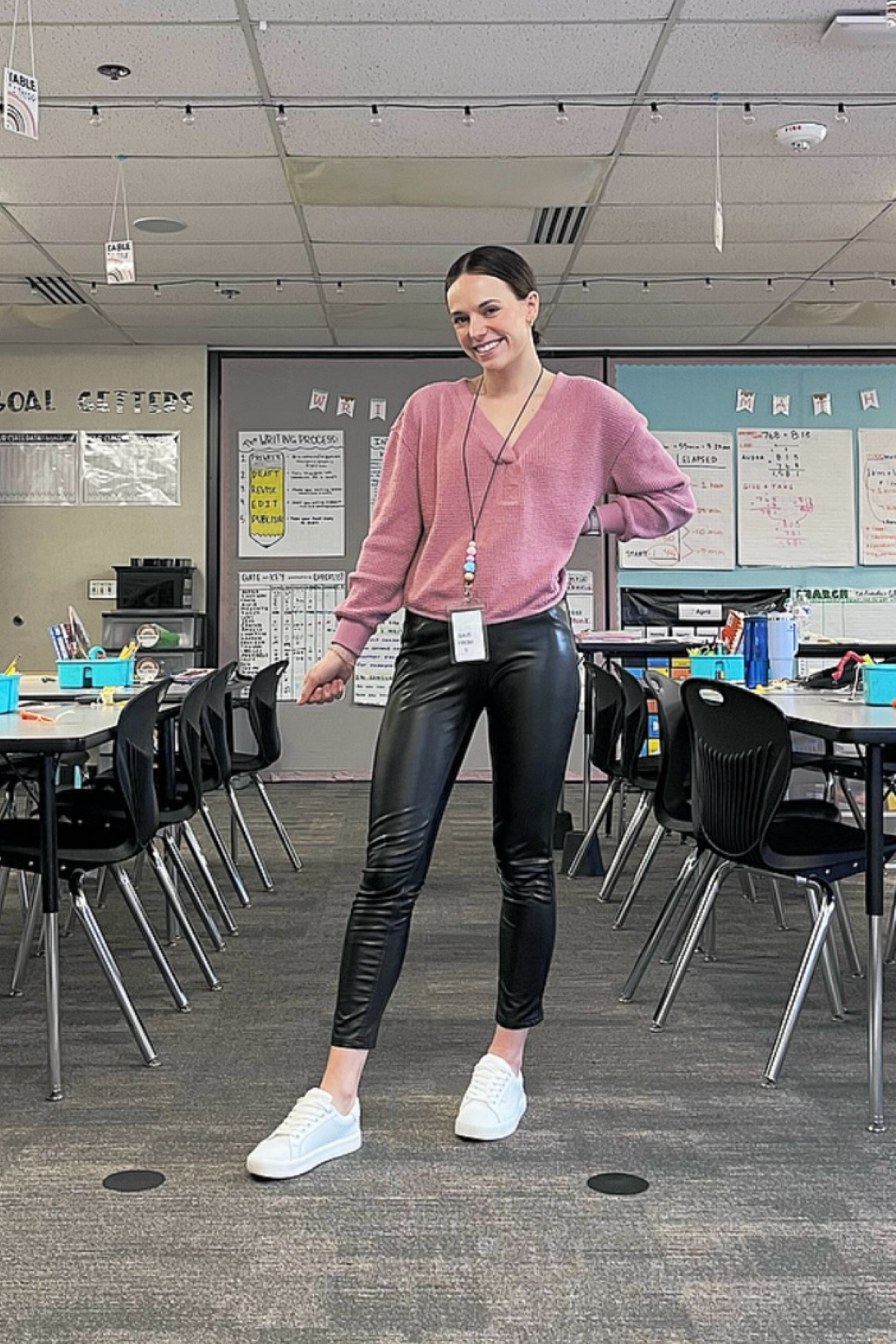 If you’re looking for leather pants, look no further. Snagged these from Abercrombie and they are so stretchy and soft. You can dress them up or down, love them paired with white sneakers 🩵 

#LTKxMadewell #LTKfindsunder100